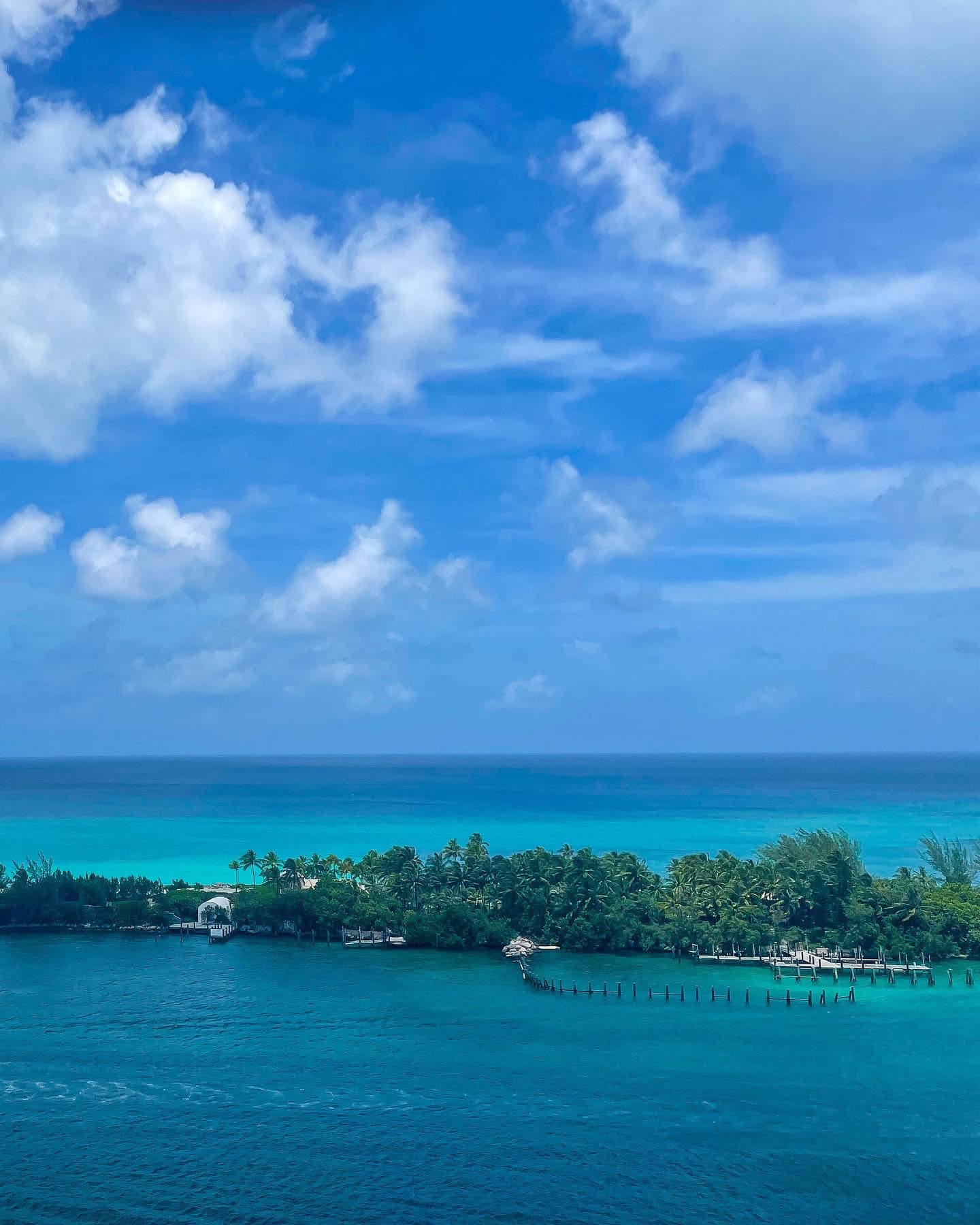 A view of ocean with small island.
