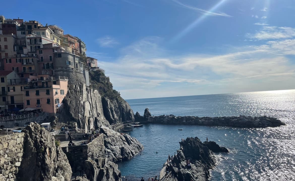 Spectacular view of the city beside the beach