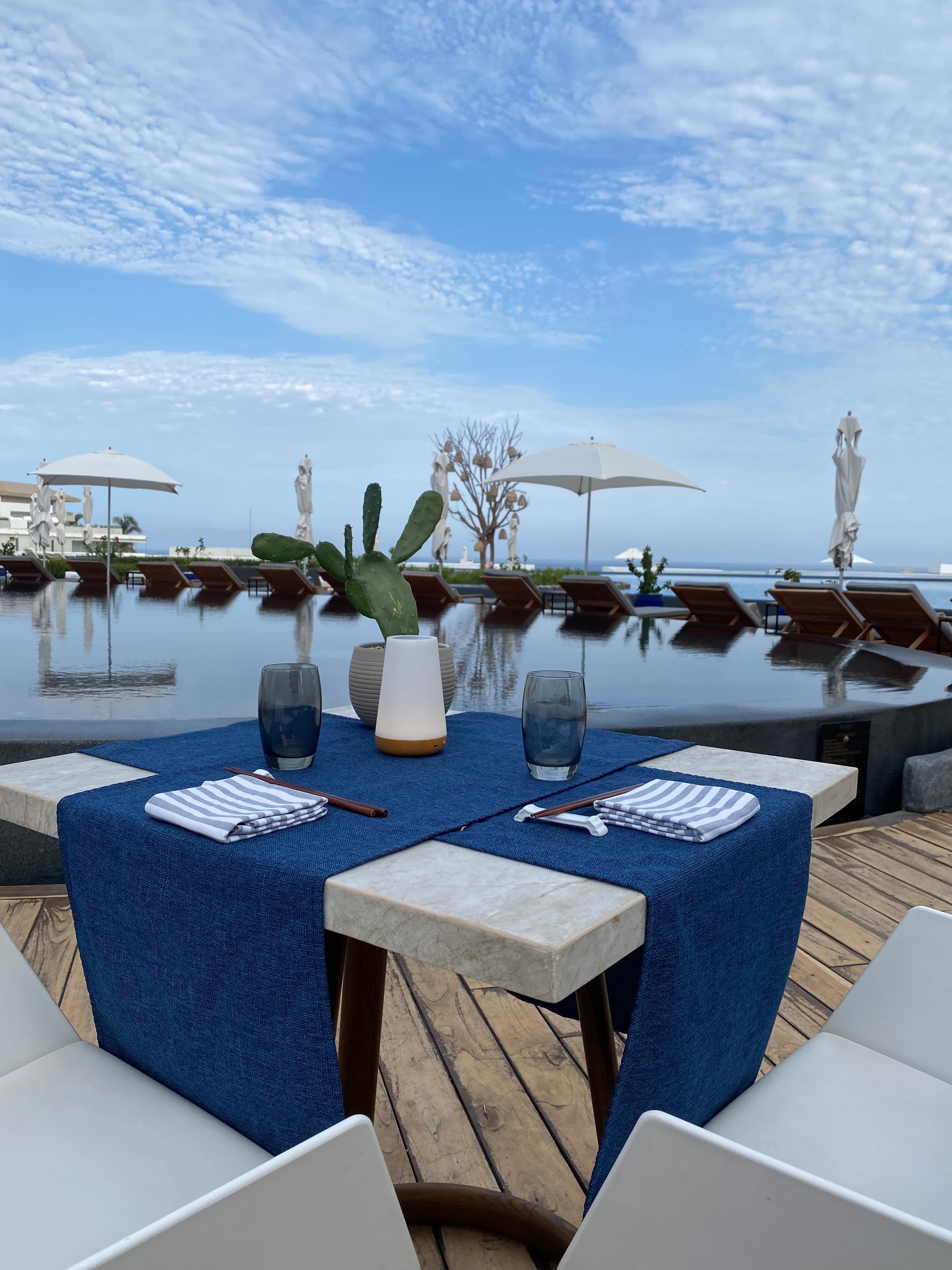 Seafront dinning on a luxury resort