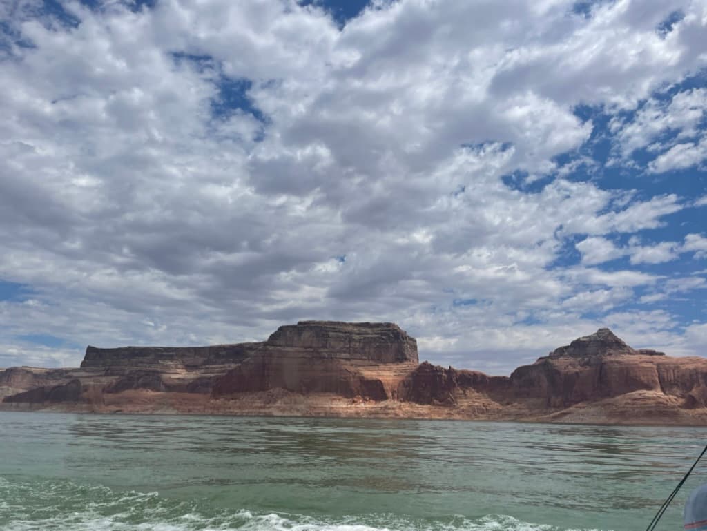 Picture of Lake Powell on a cloudy day
