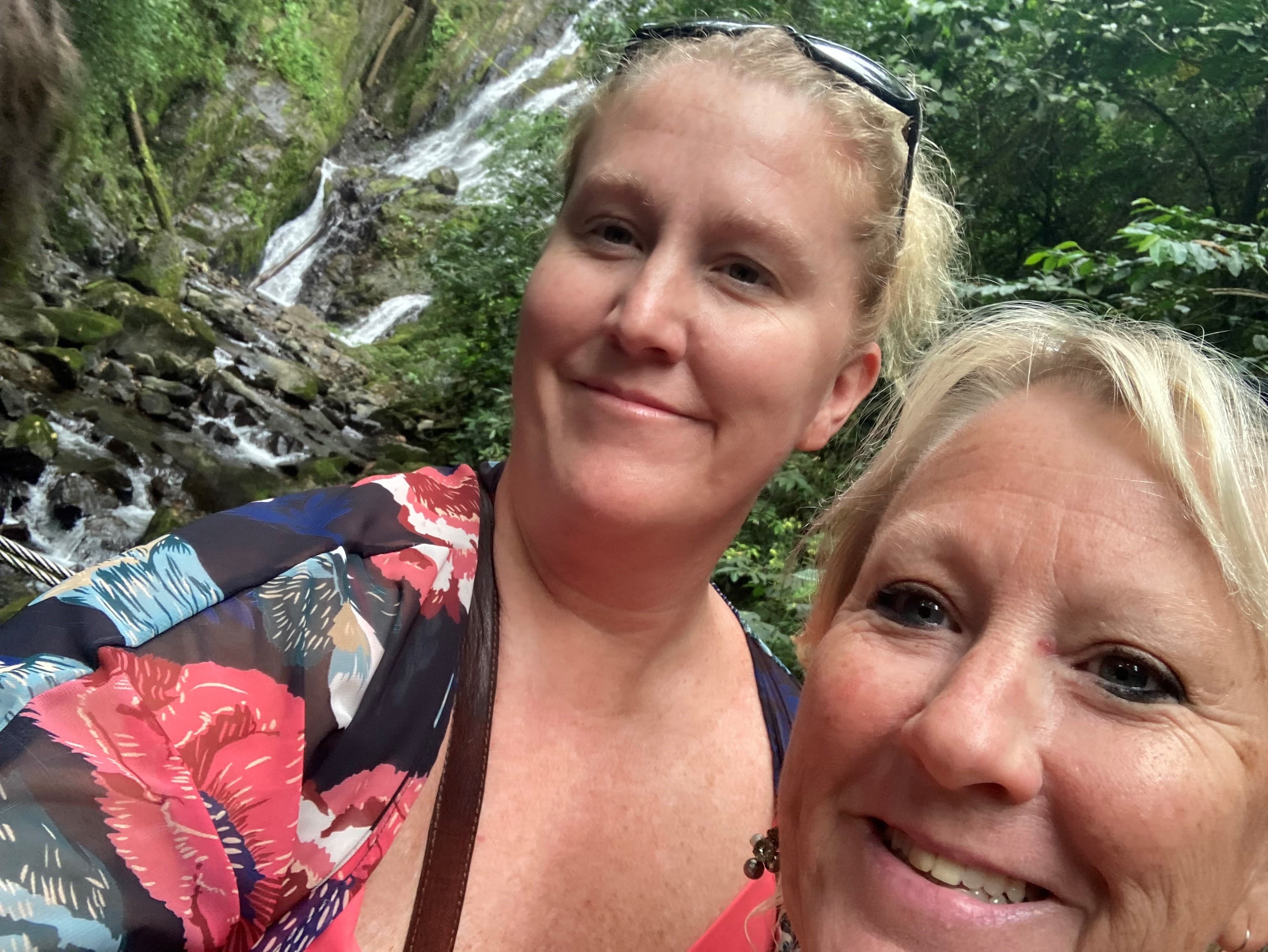 Travel advisor posing with a woman