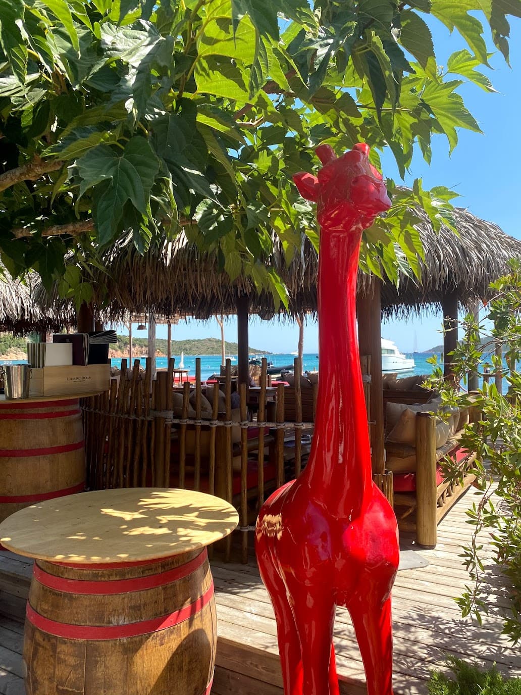 Picture of giraffe statuein red color