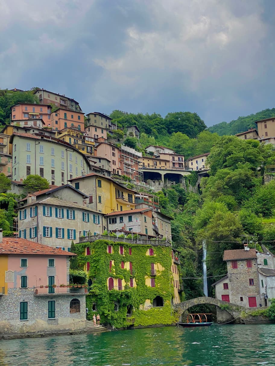 A beautiful view of houses along the river