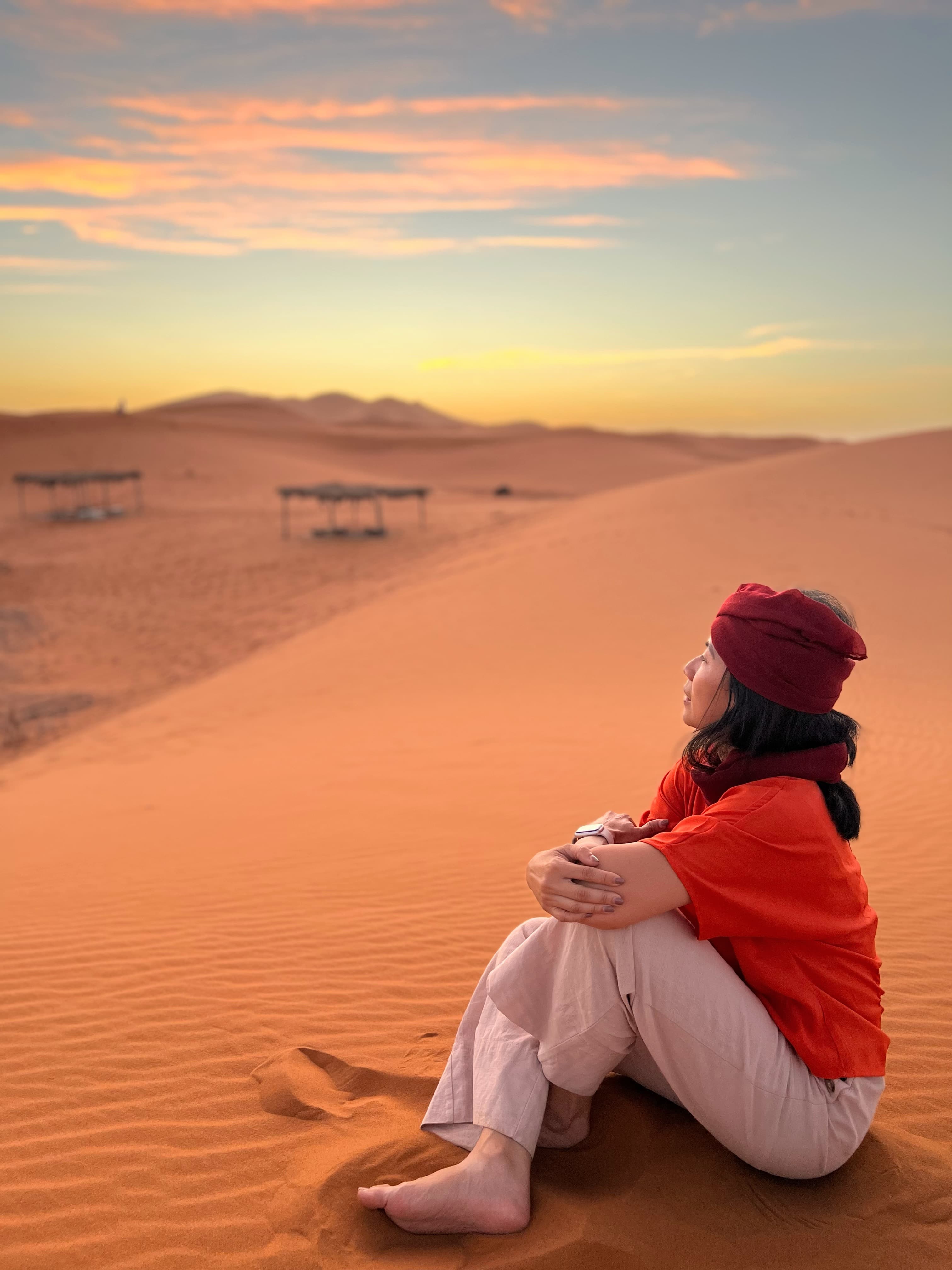 Picture of Diadema sitting on sand in a desert