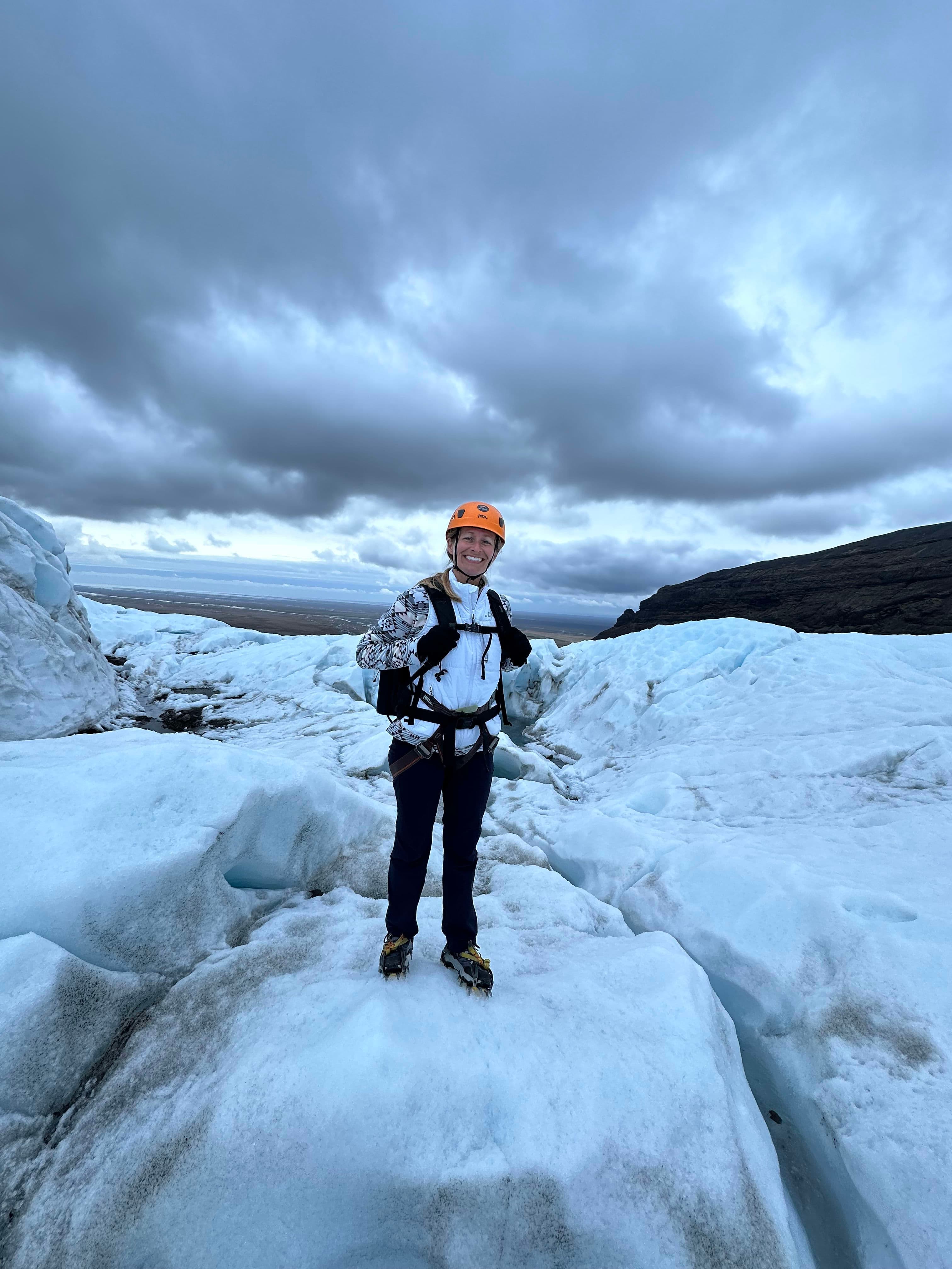 Picture of Laura in snow