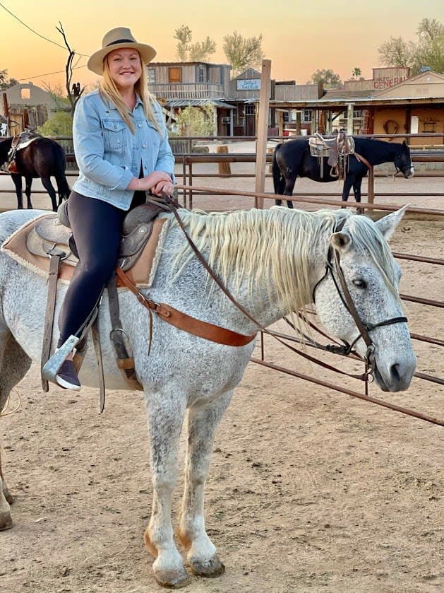 Picture of Amanda riding horse