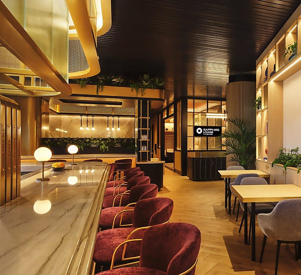 Fora - Chase Sapphire