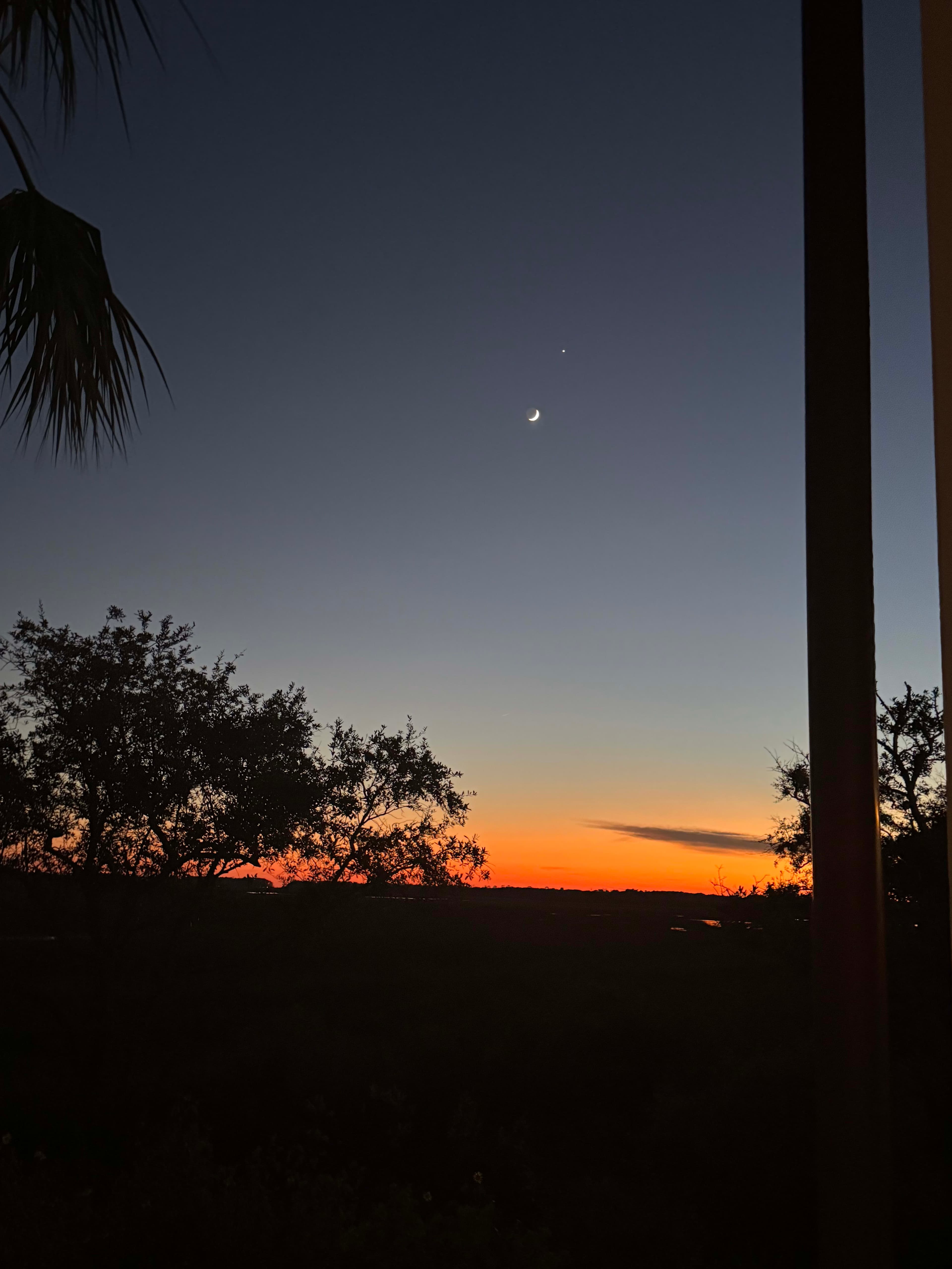 The Perfect Stay in Charleston: Just Outside of City Limits curated by Abby Rieb