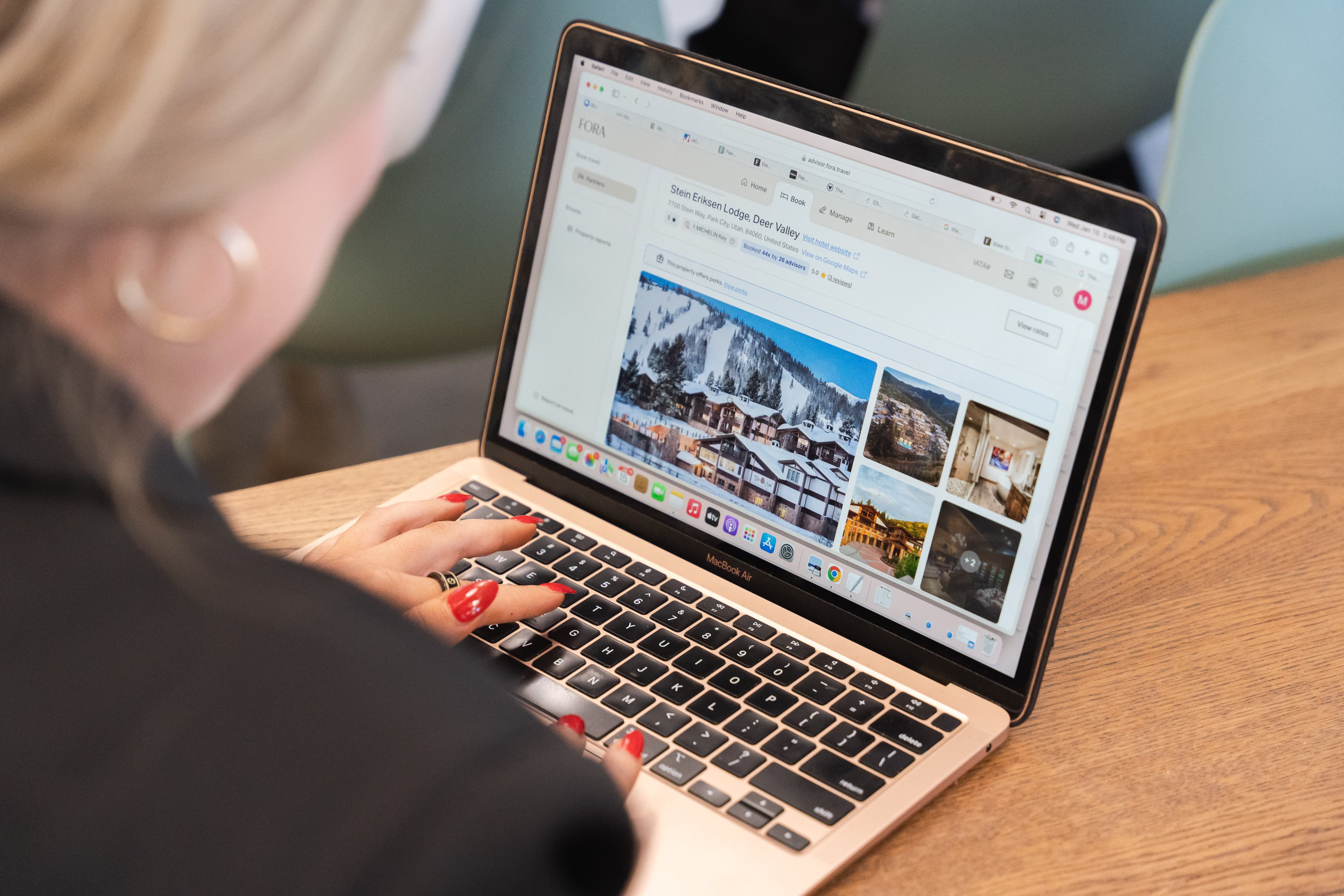 Fora - Modern tools that close more bookings