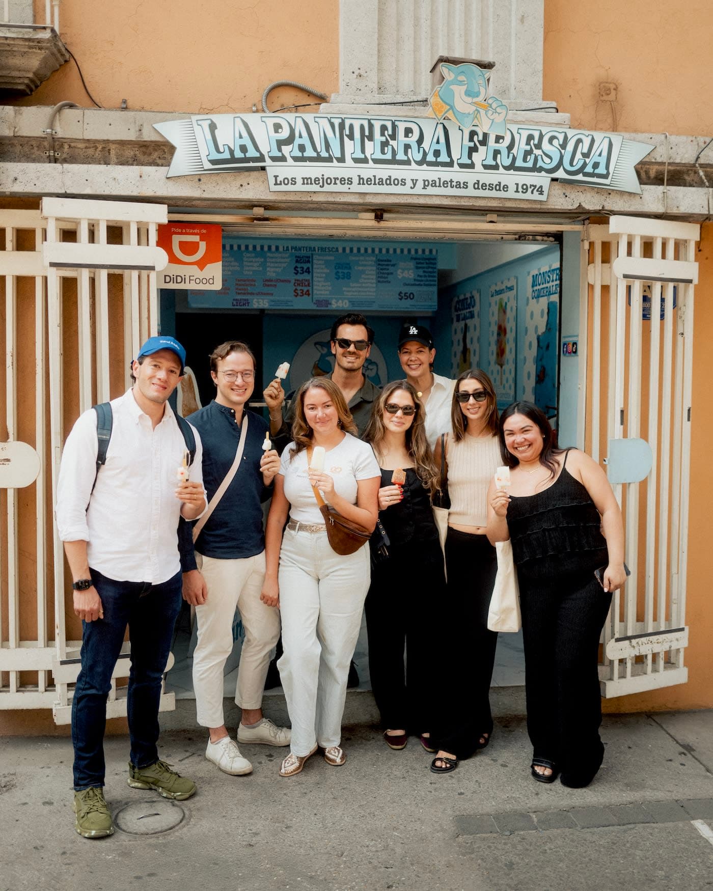 Fora - Exclusive commissions