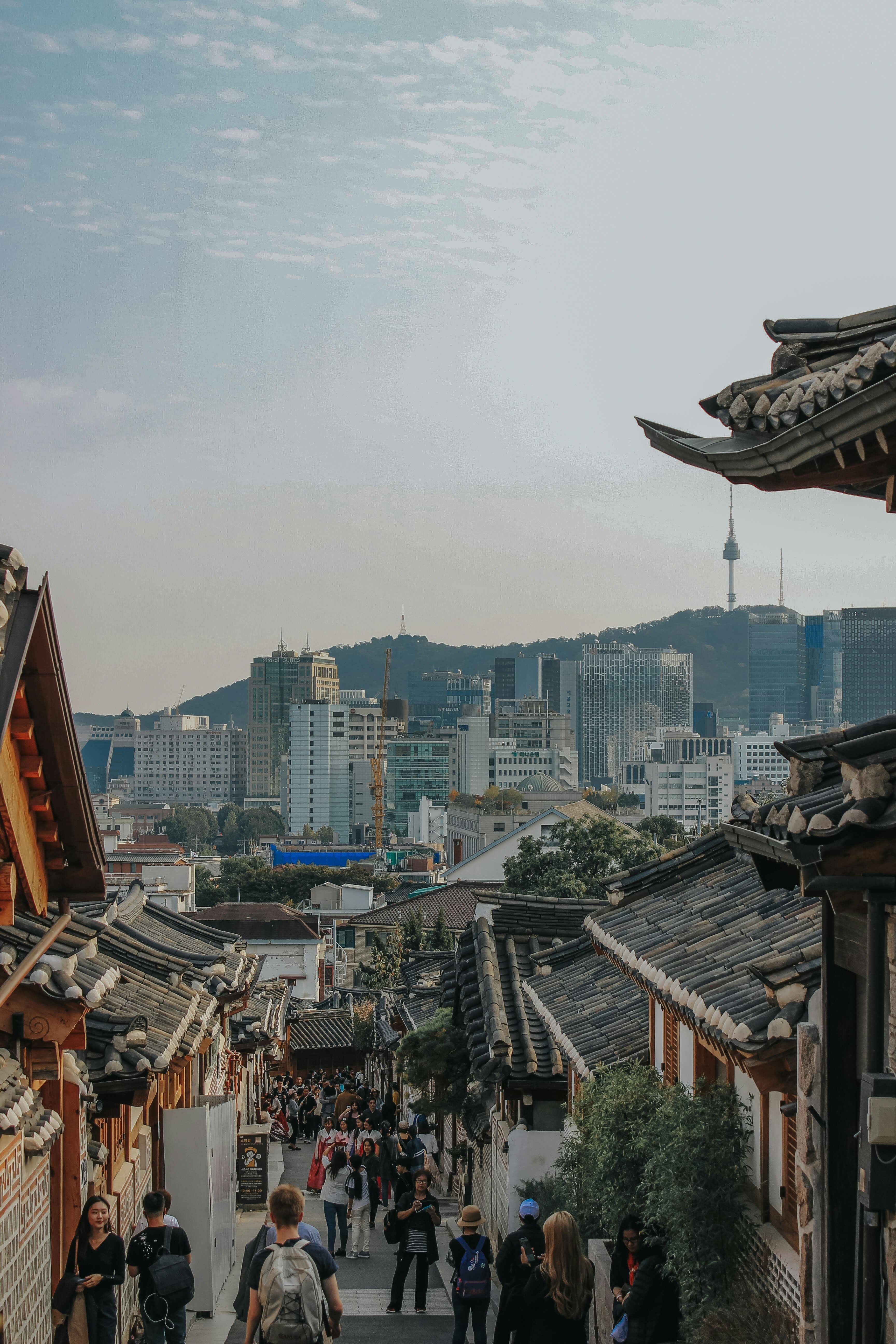 The Cool Girl's Guide to Seoul: Visiting Asia's Trending Hot Spot curated by Rabia Malik