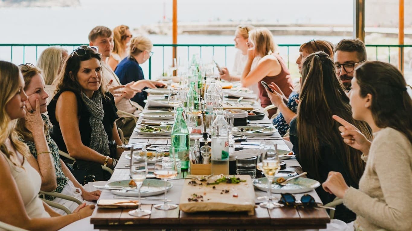 Fora - Find clients in your orbit