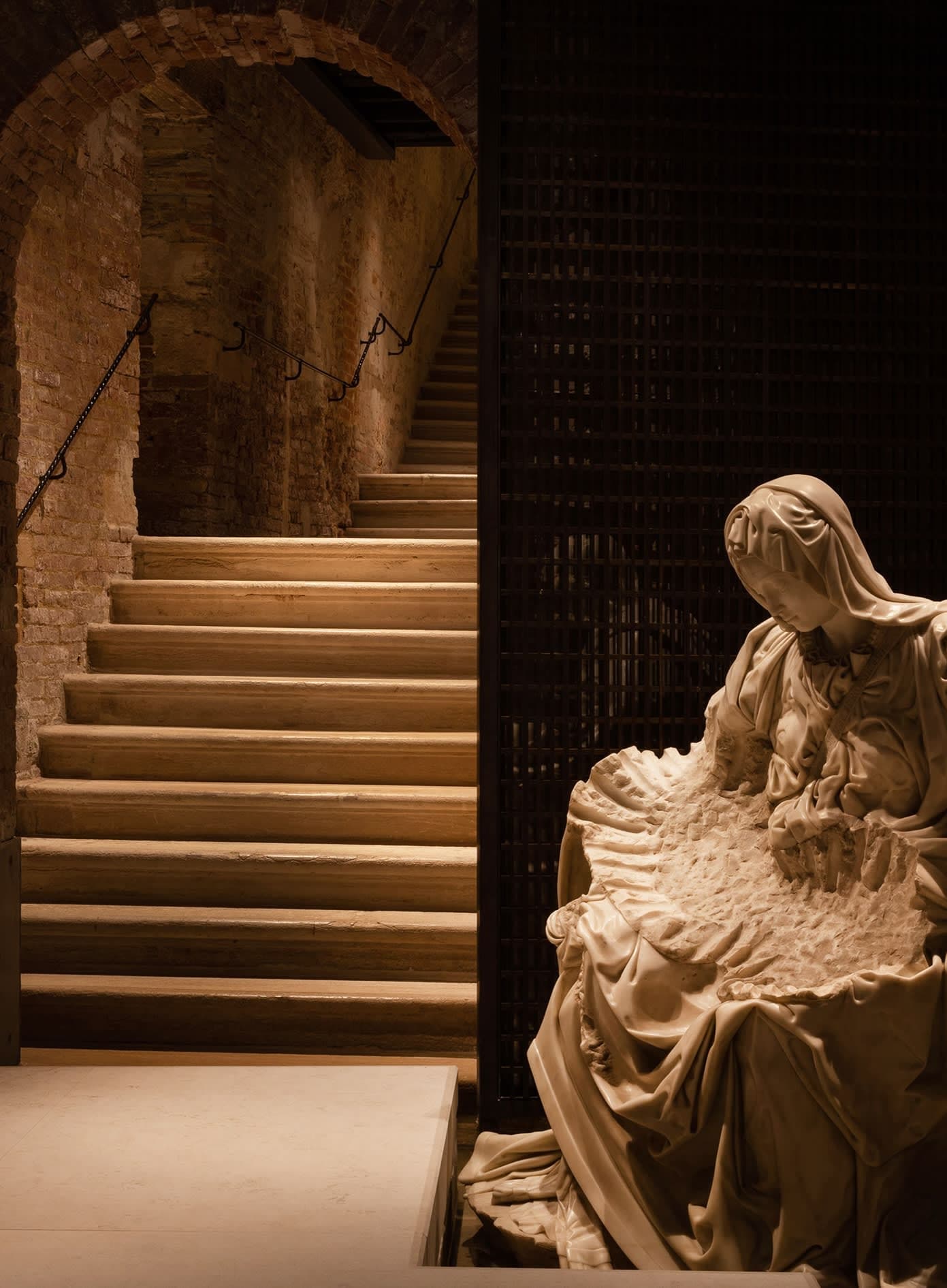 Exploring Modern Luxury: A Journey Through the Venice Venice Hotel curated by Heber Siqueiros