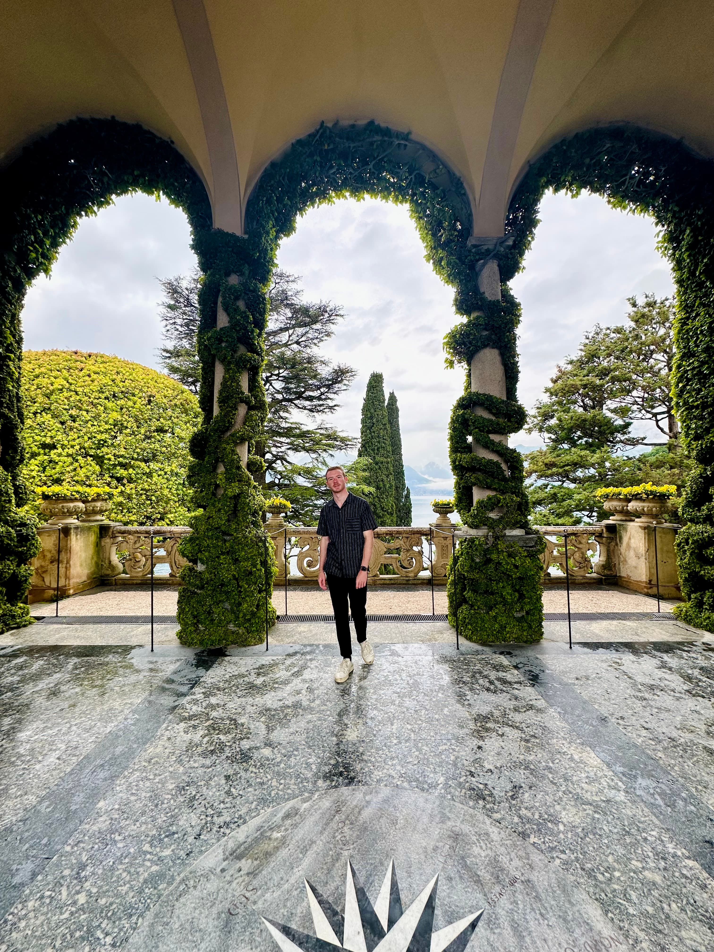 Advisor waling during the daytime.