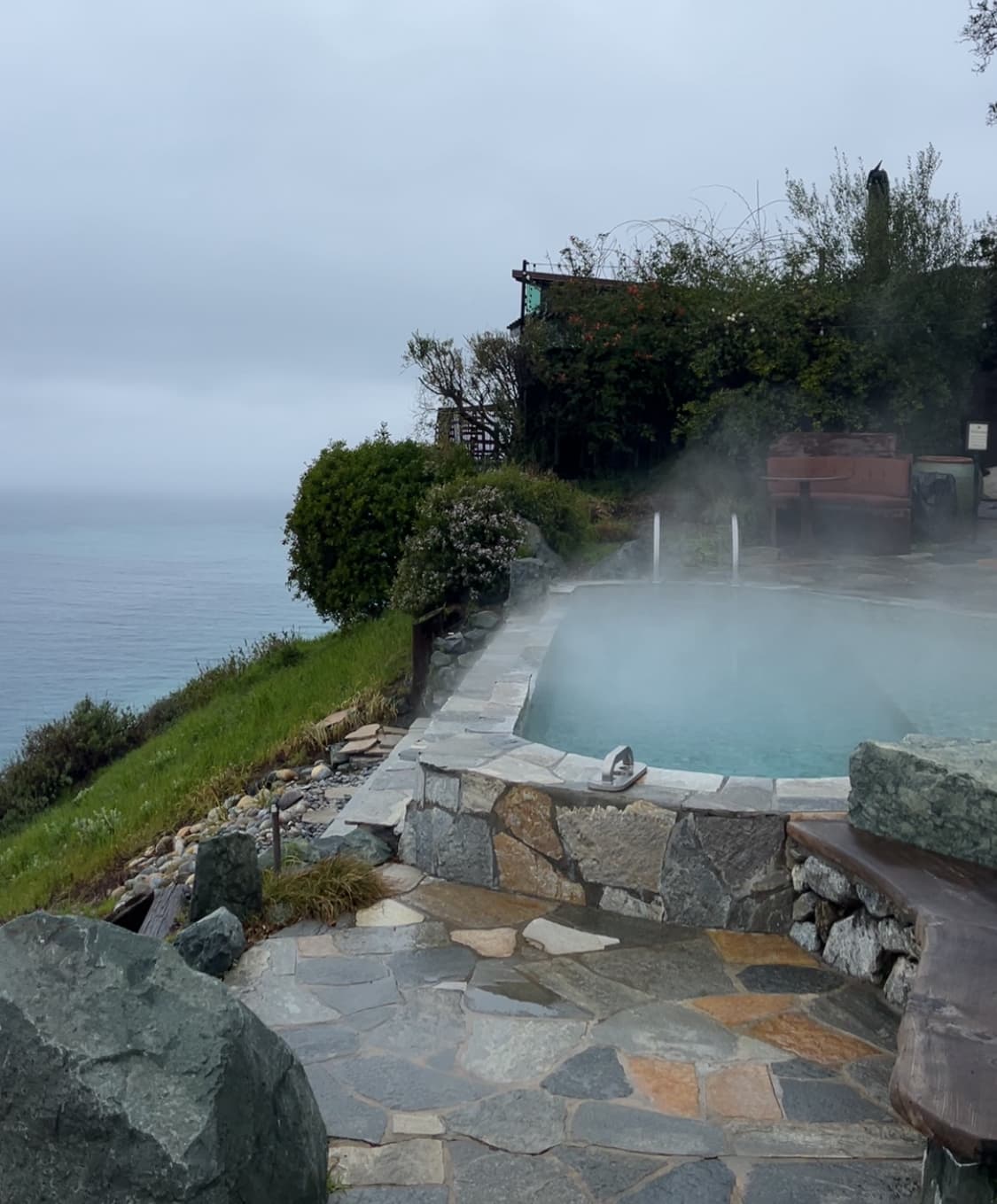A lovely hot tub overlooking the ocean