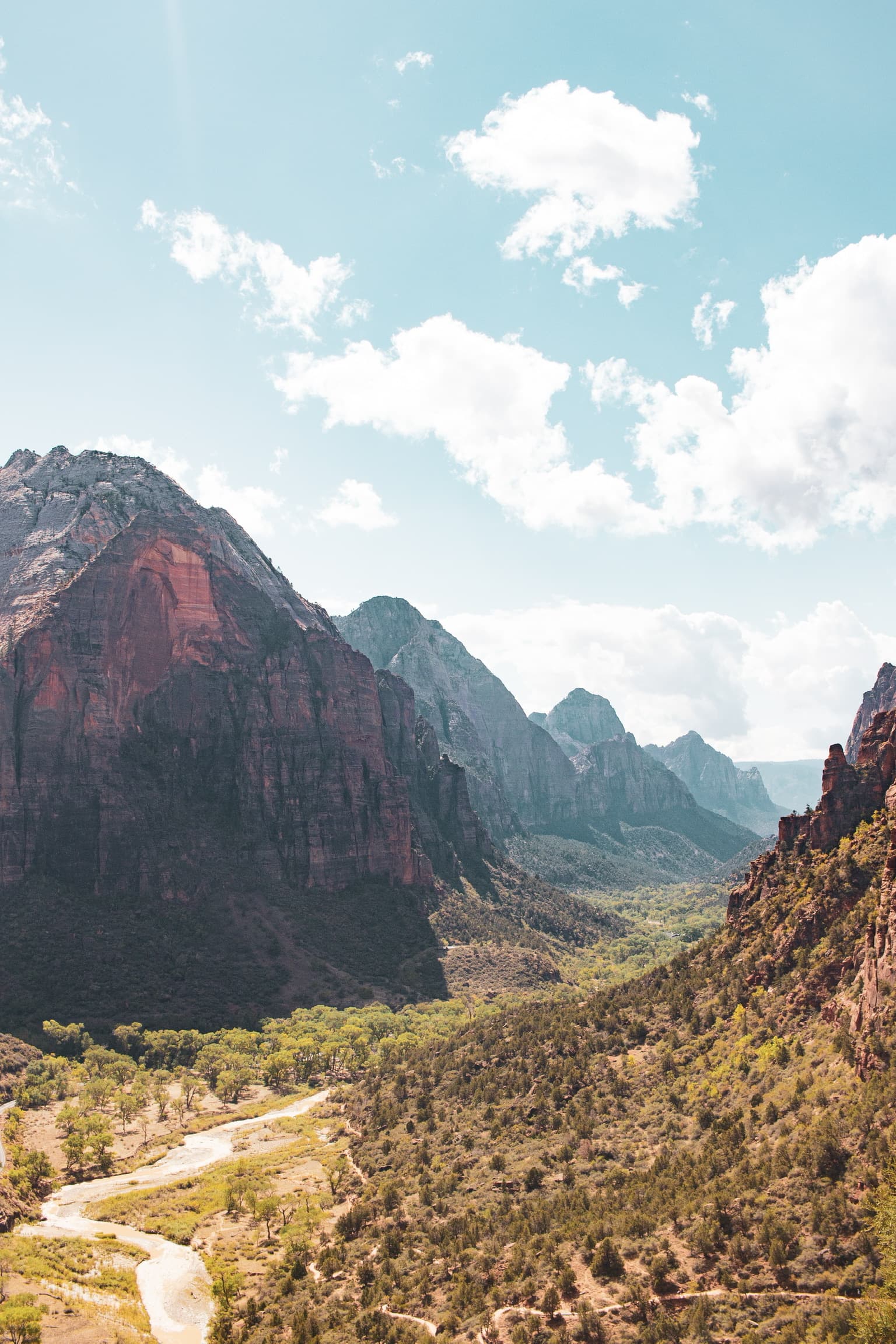 A picture of mountains in Utah.