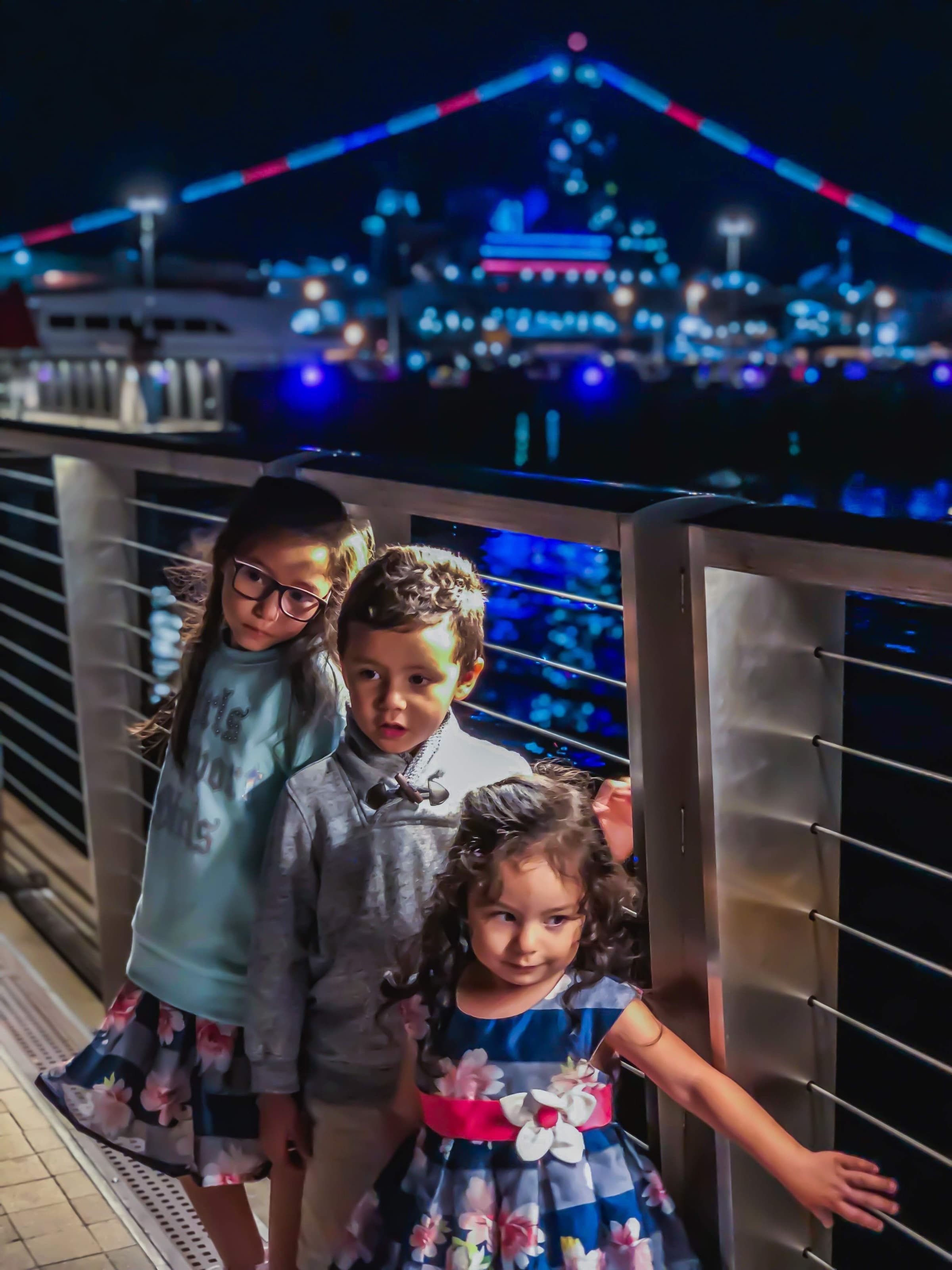 Kids at North Harbor Drive, San Diego