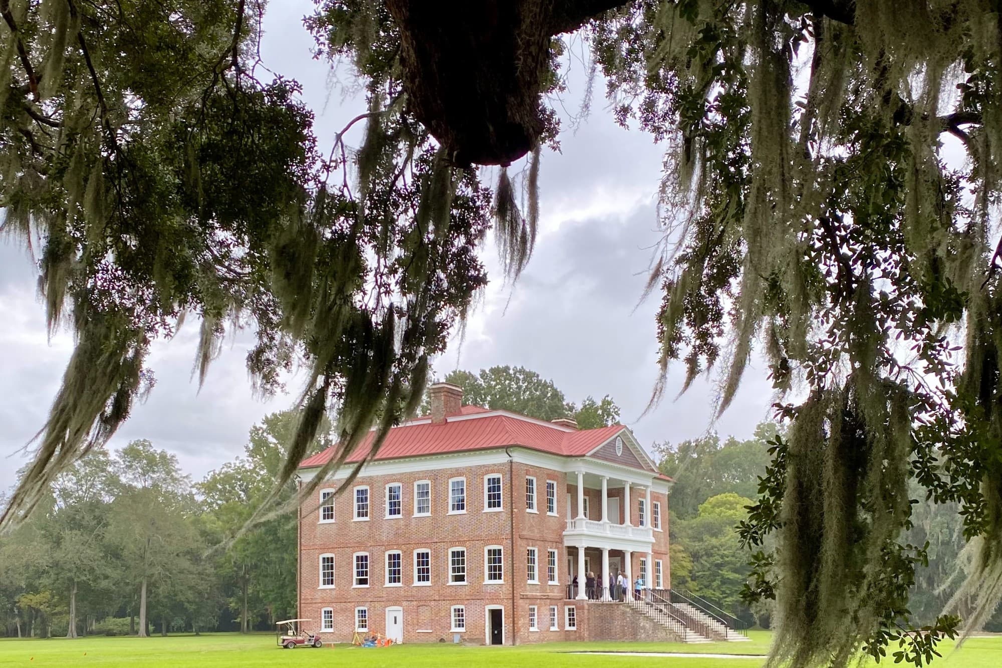 A picture of a building at daytime