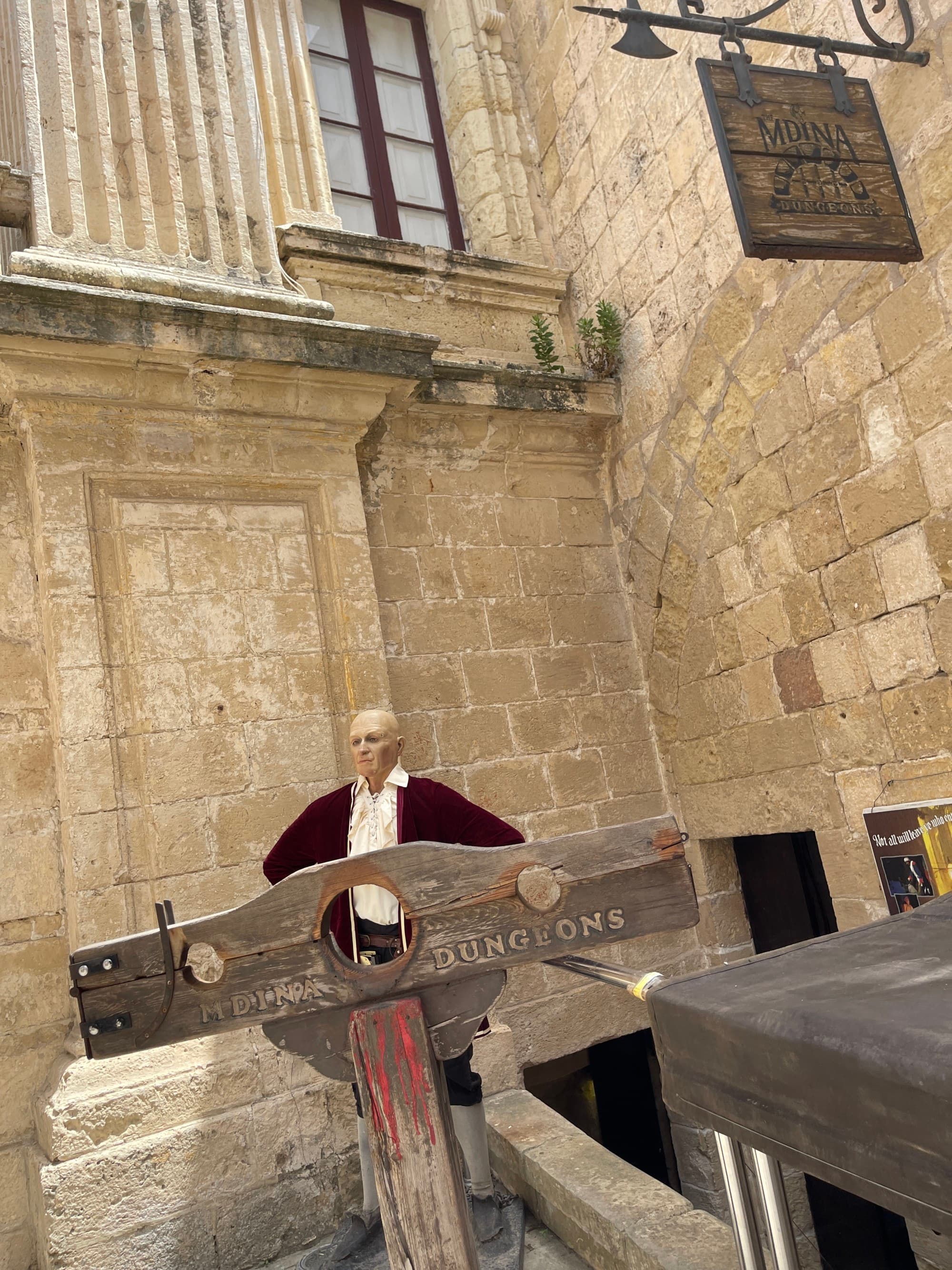 Mdina - Sandrine Ngwinondebe