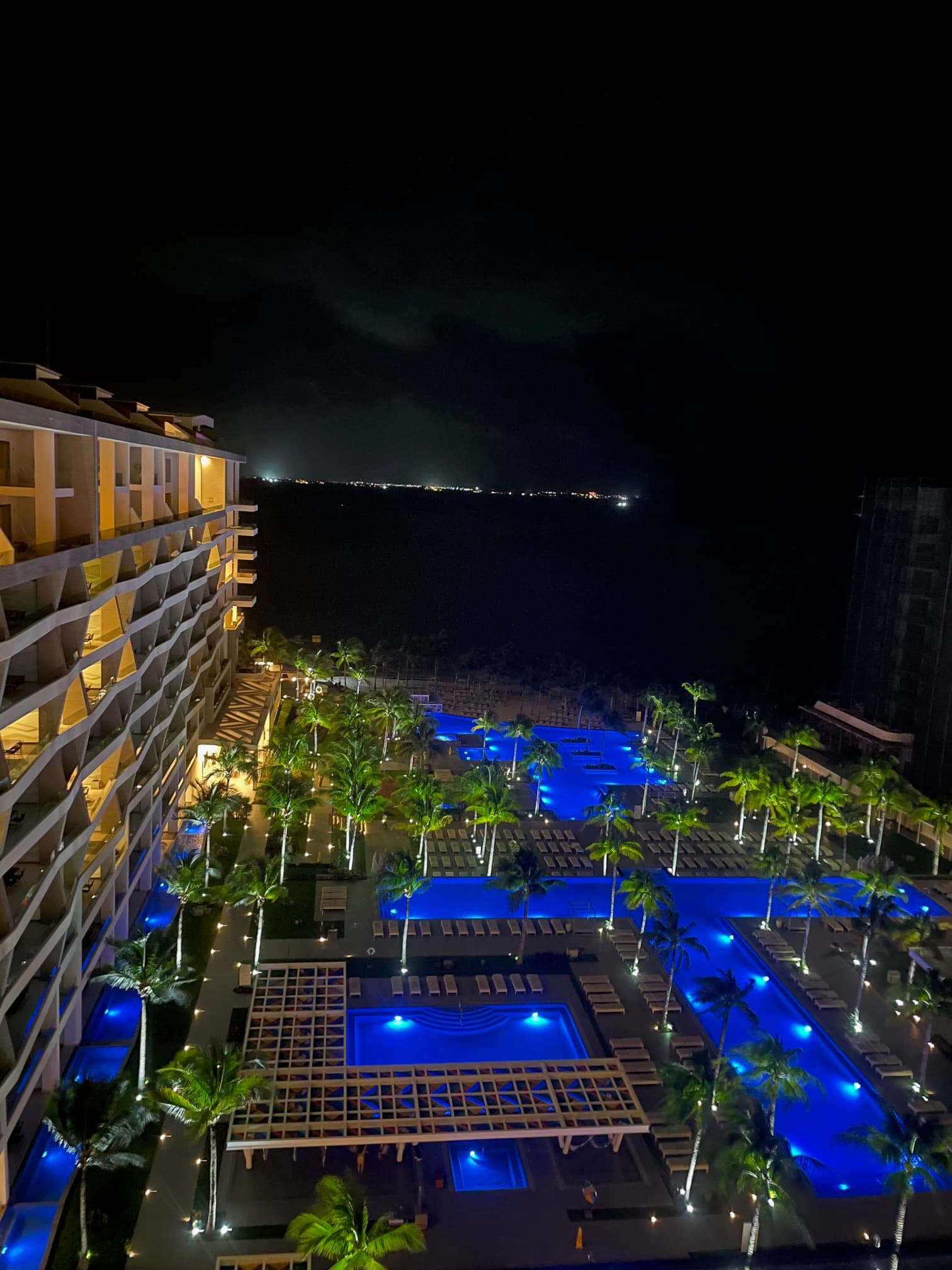 Garza Blanca by night - Marina Efros