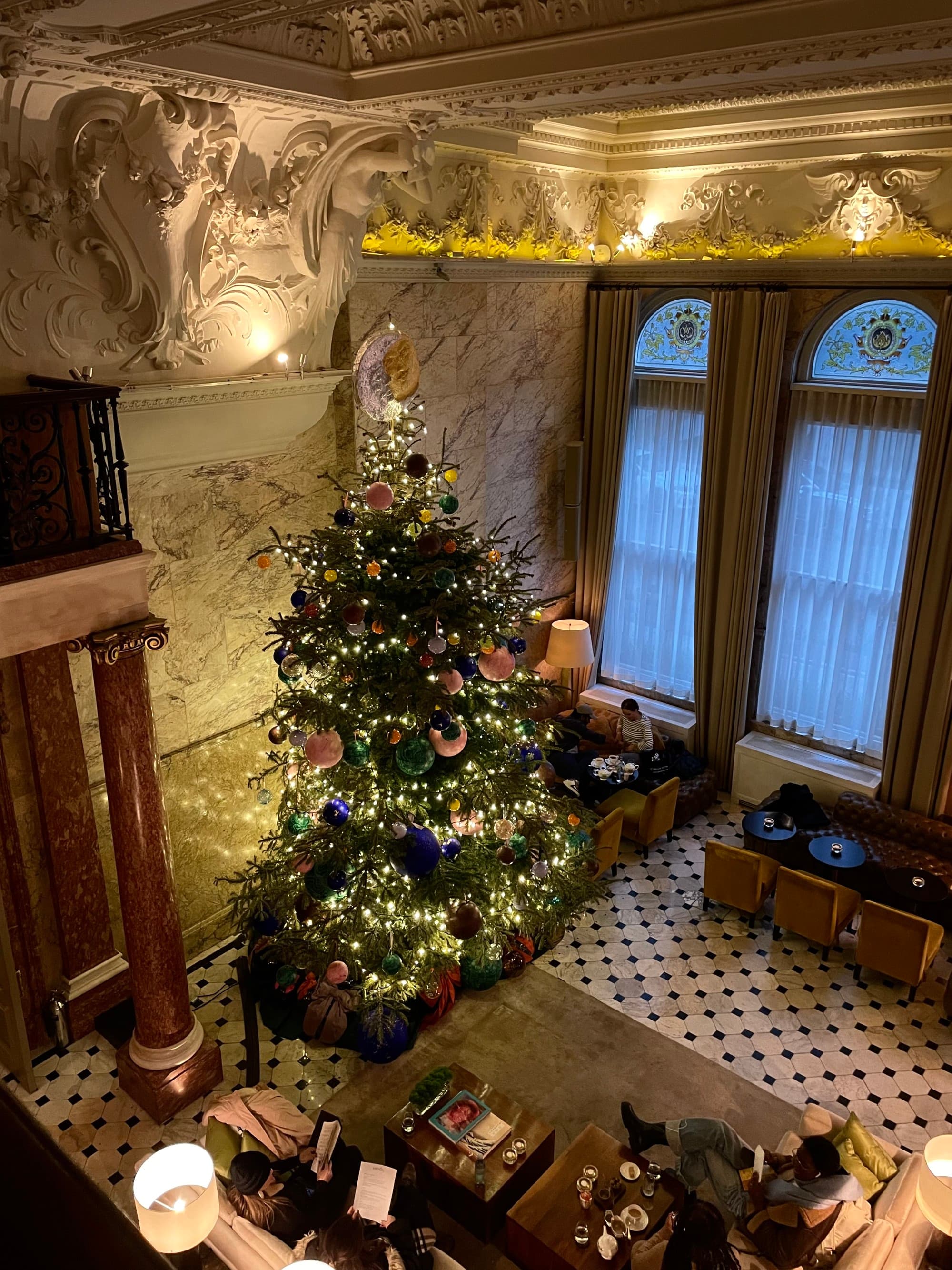 Lobby 2 EDITION - Daryn Schwartz