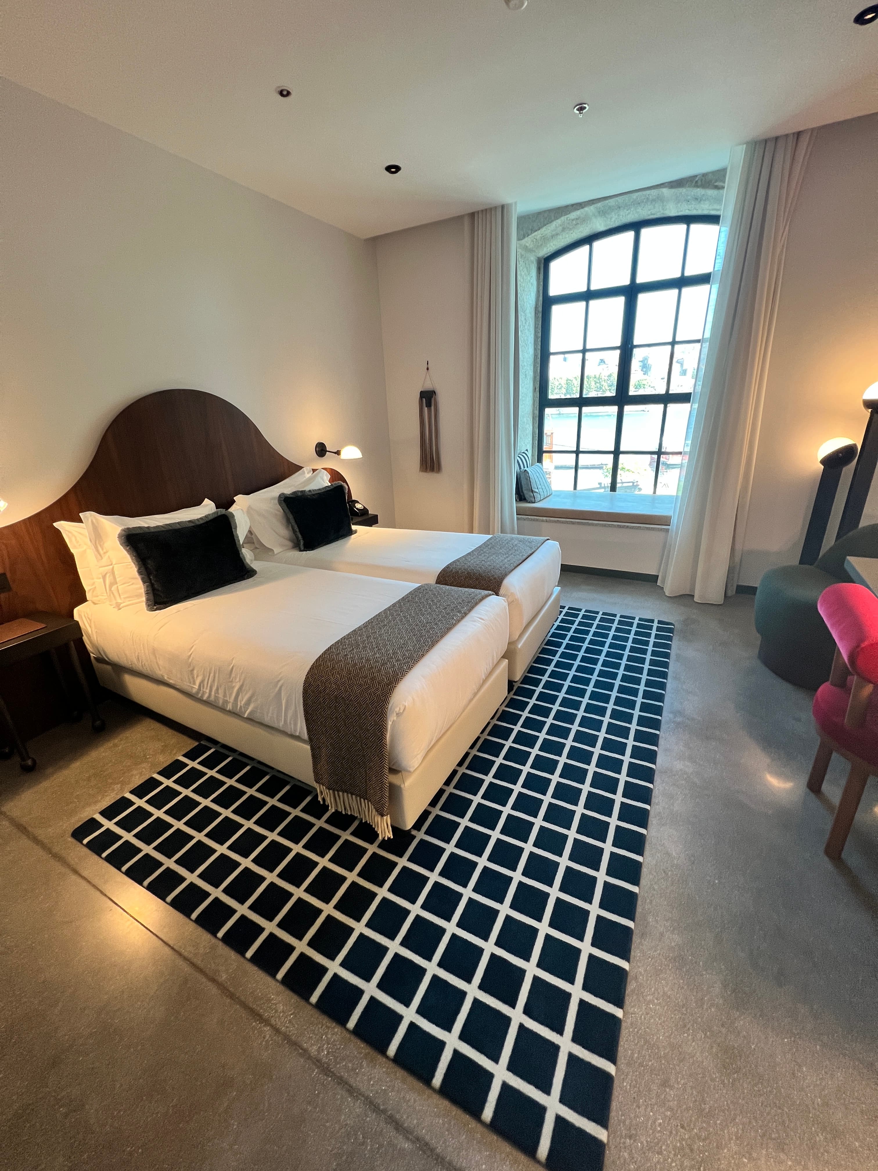 Twin size beds to accommodate large groups and families