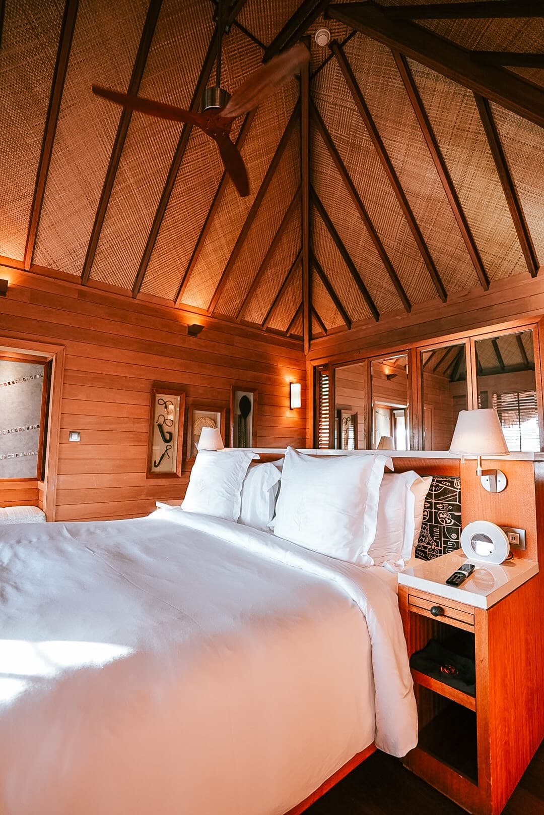 Voyager Guru Four Seasons Bora Bora