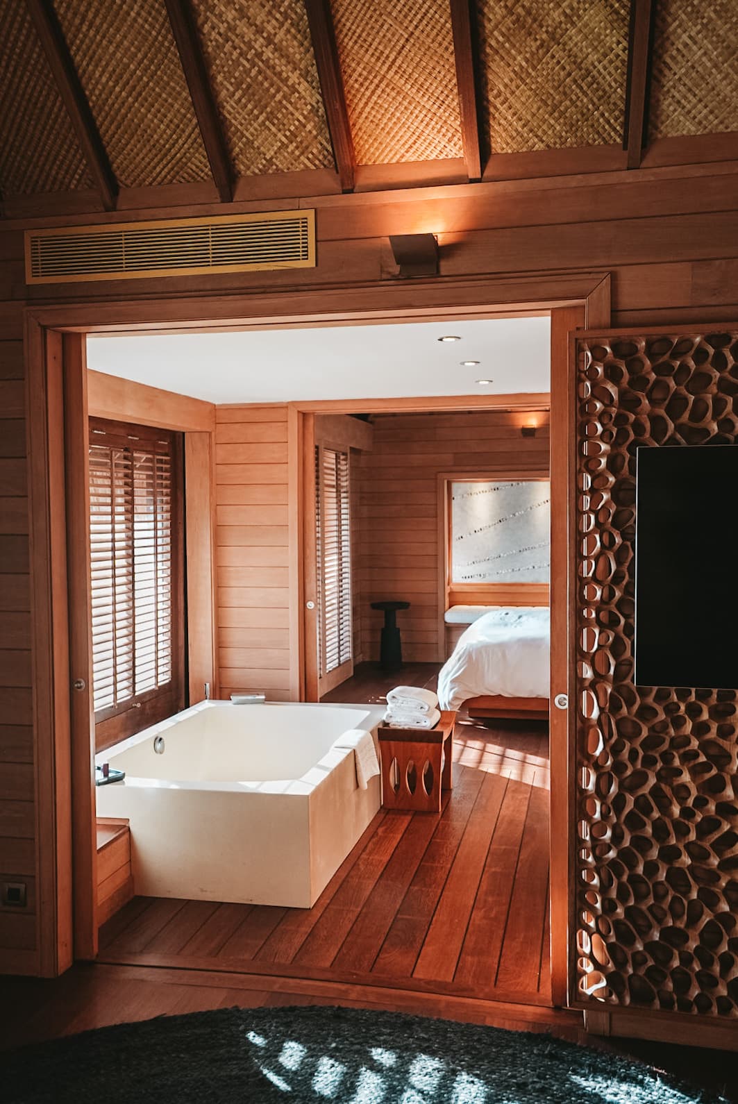 Voyager Guru Four Seasons Bora Bora