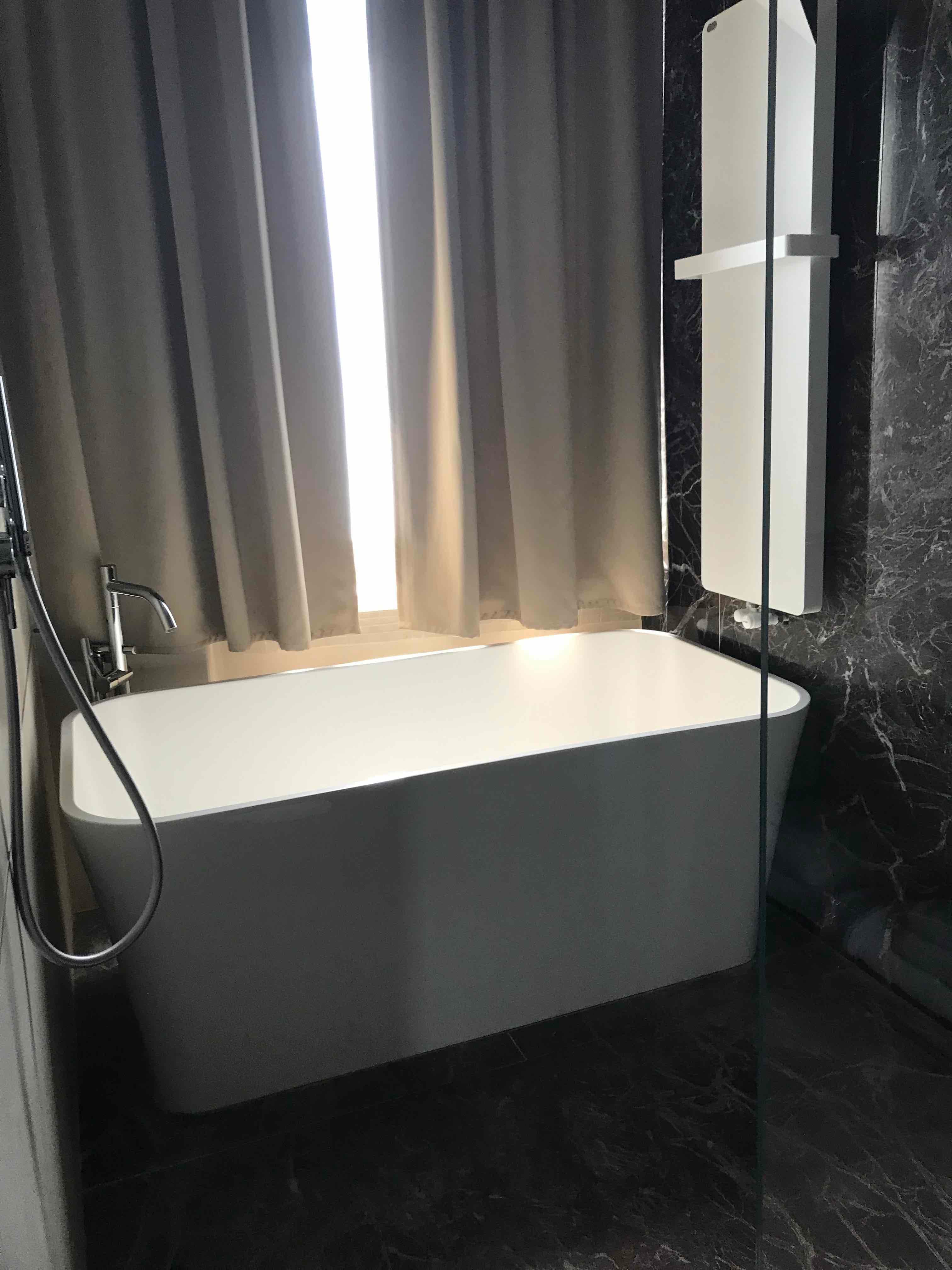 Bathtub Pantheon Iconic