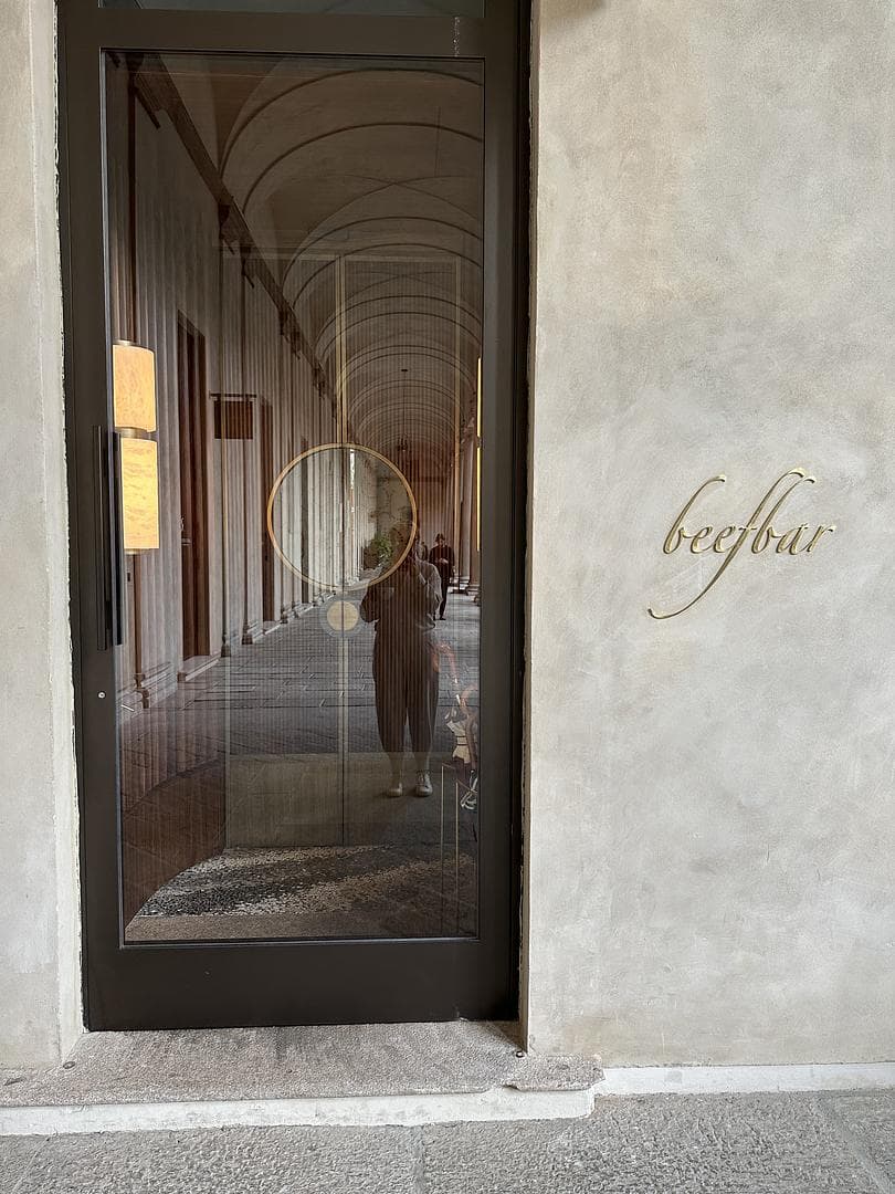 elevator to the building