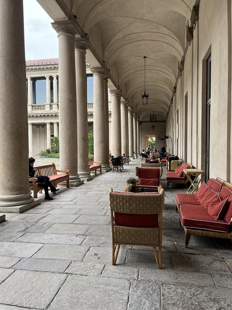 Outdoor sitting space