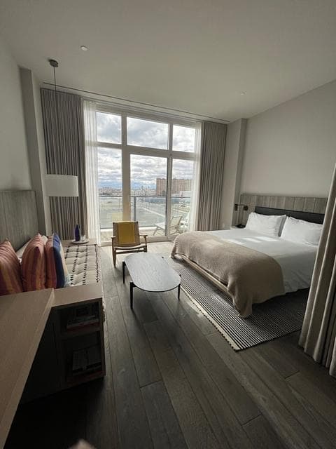 A splendid hotel room