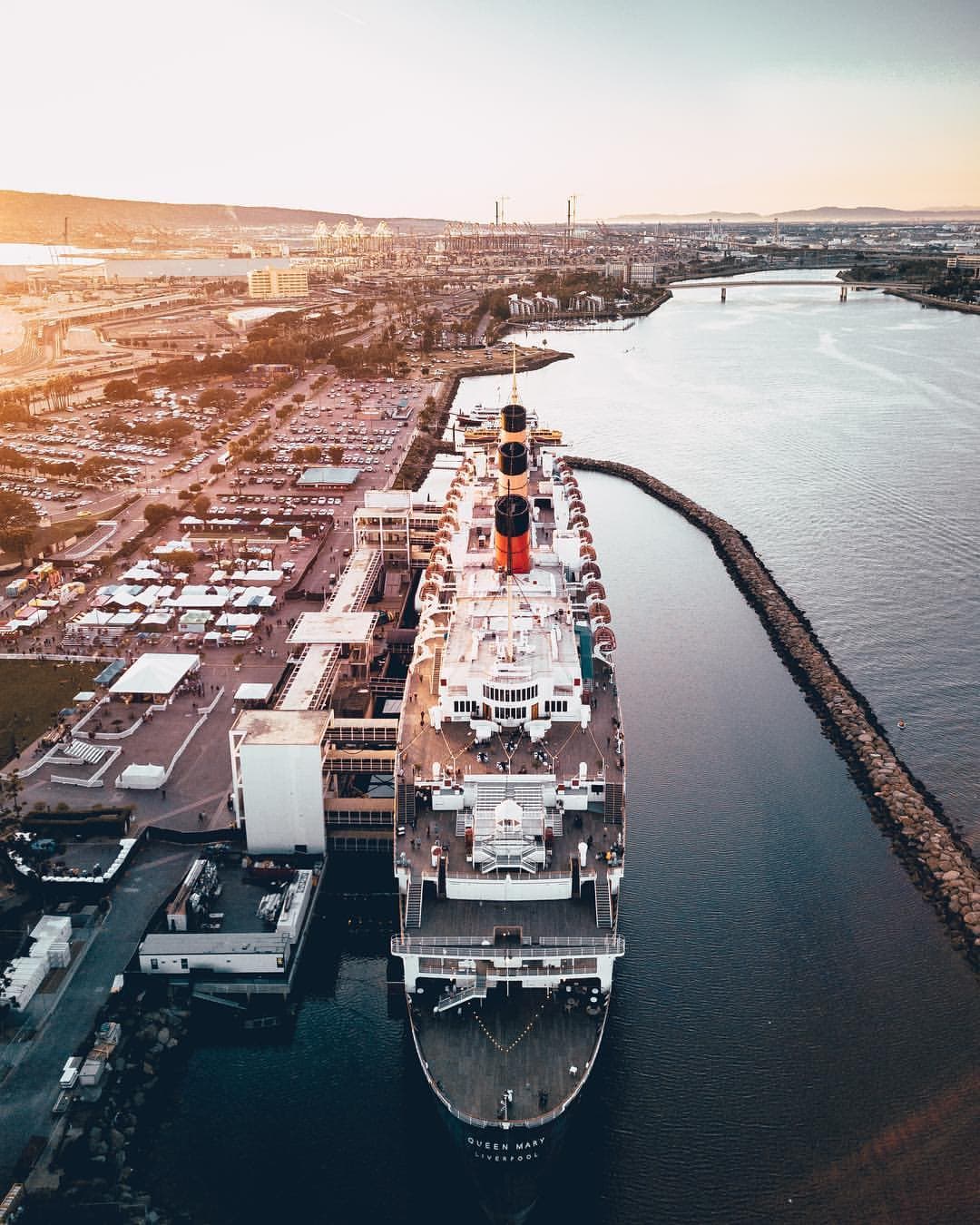 Queen Mary Hotel outside view