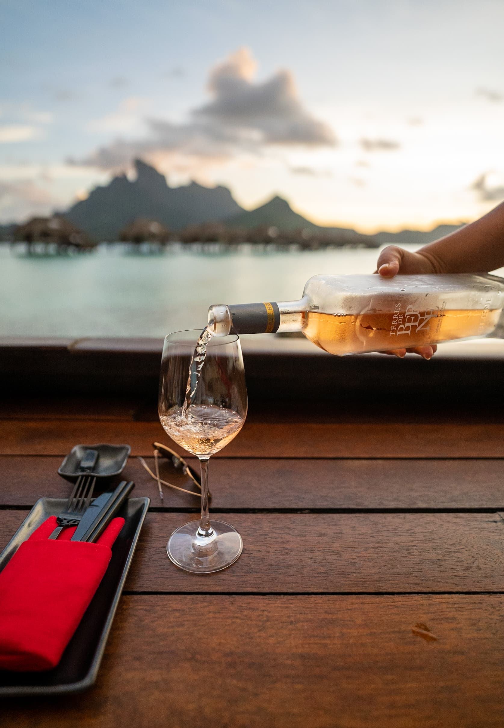 Voyager Guru Four Seasons Bora Bora