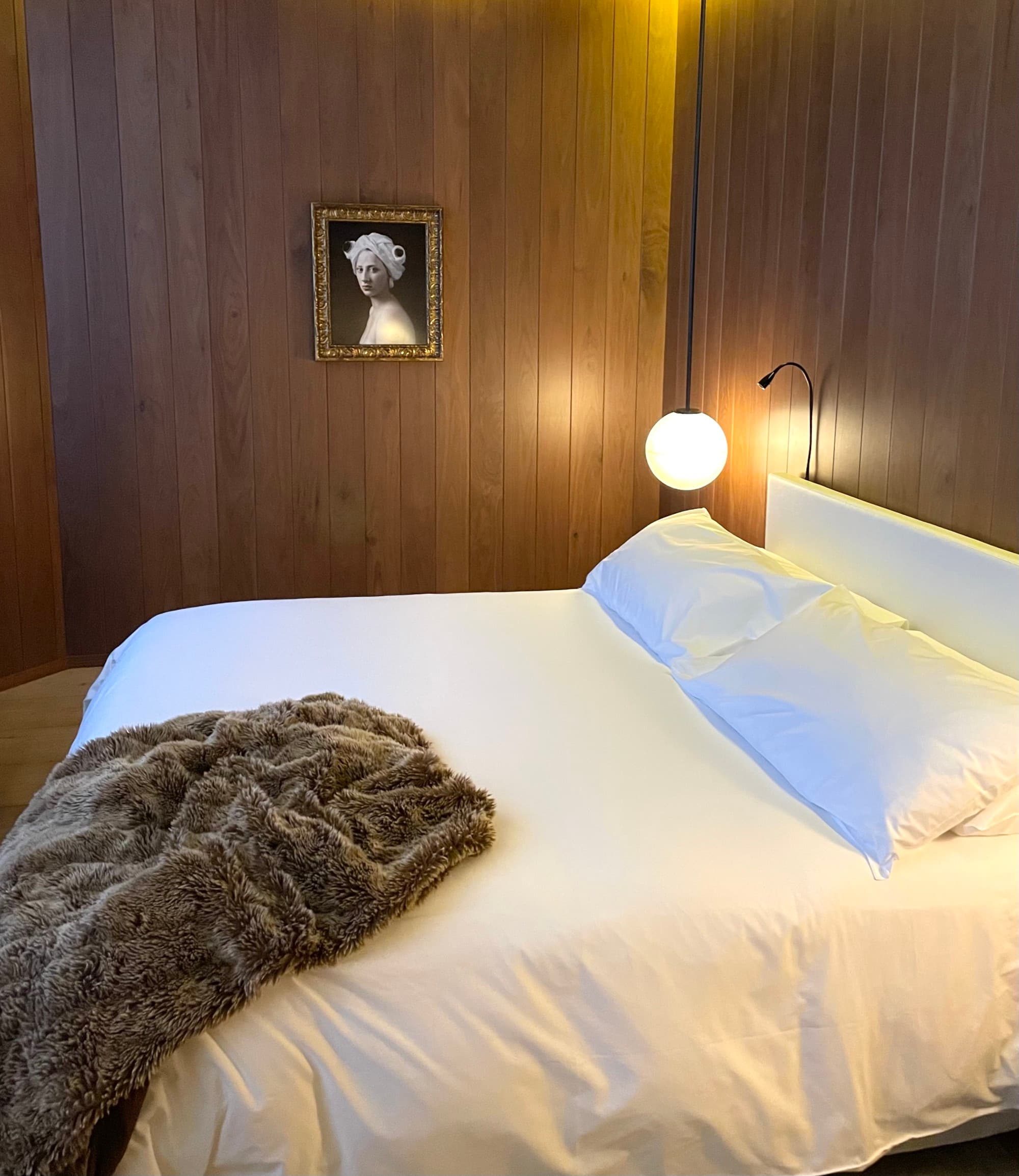 EDITION bedroom - Daryn Schwartz