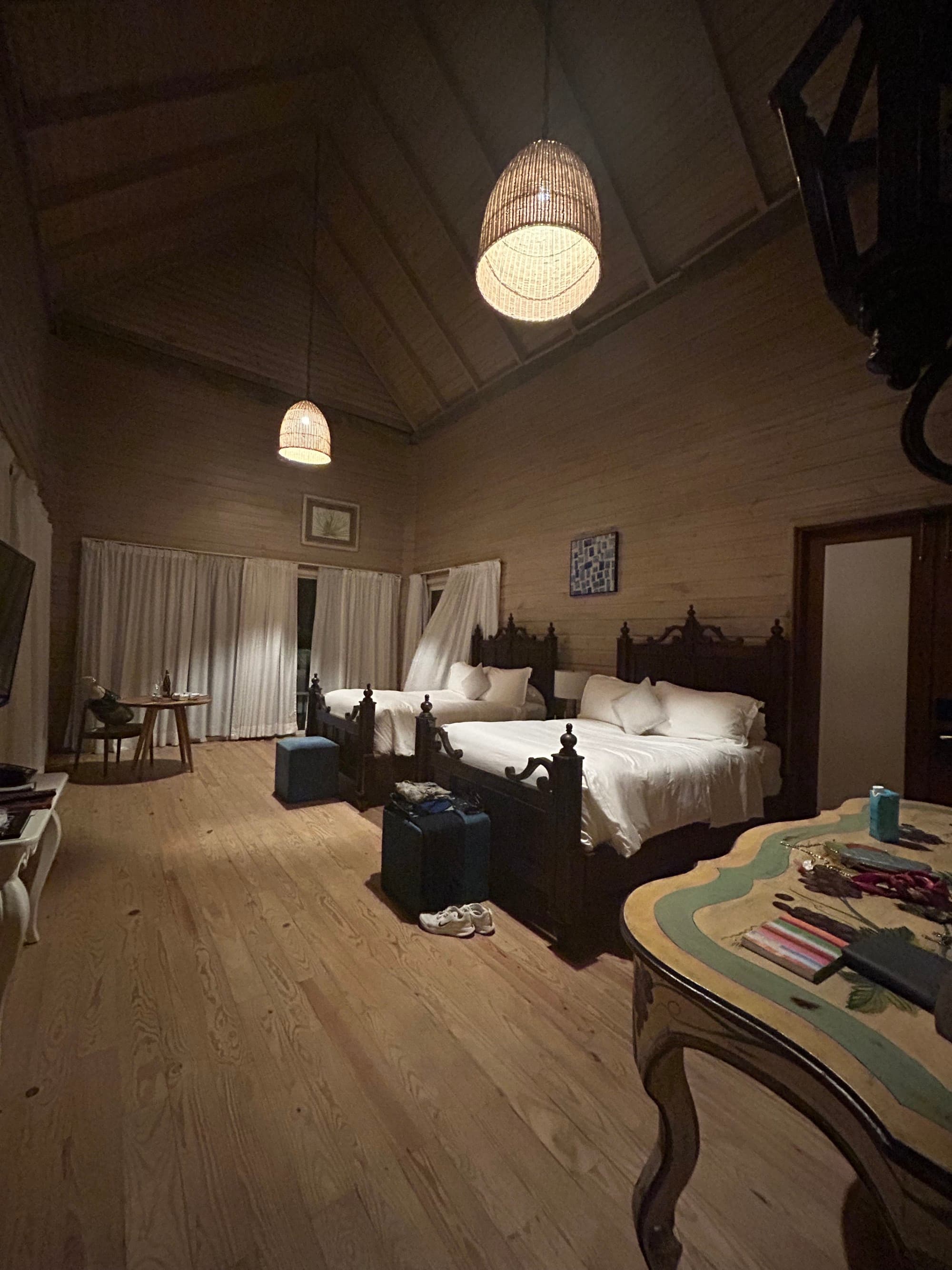 Twin Bed 2Bed Bungalow - Varvara Sinichkina