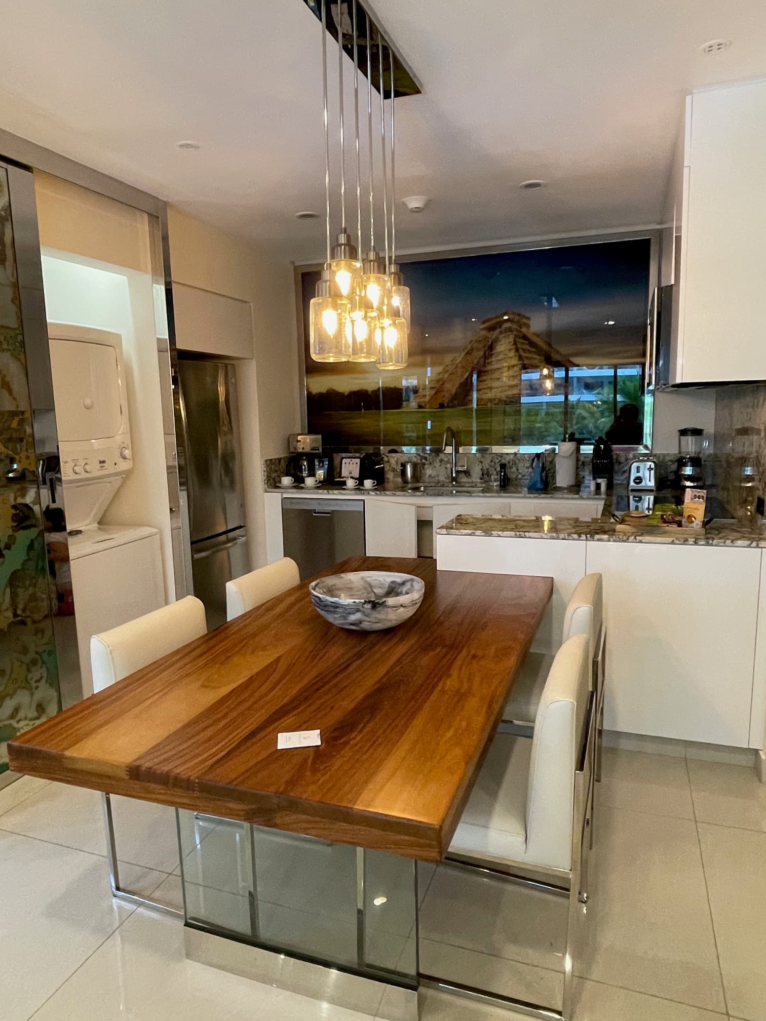 1 Bedroom Suite- dining and full kitchen - Marina Efros