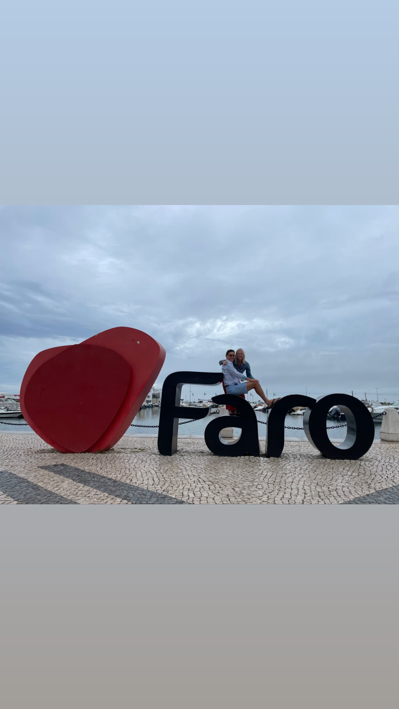 Picture of Jeeny with Faro sign