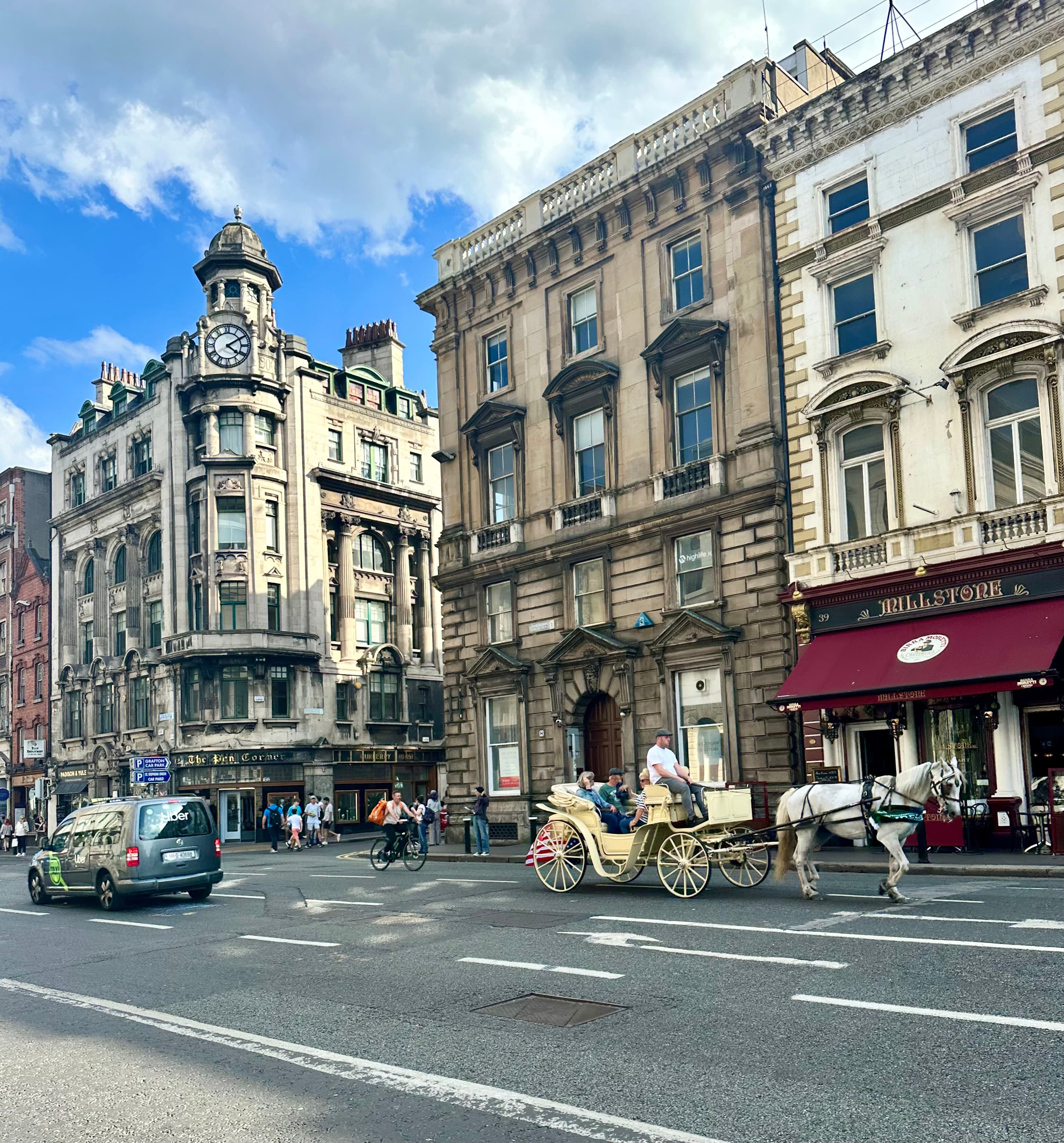 Four Days in Dublin: The Ultimate Traveler’s Guide curated by Kay Marshall