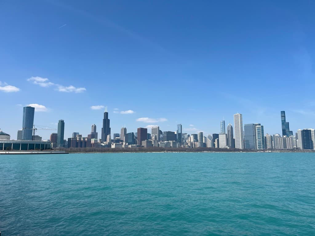 3 Nights in Chicago: History, Architecture & Iconic Eats curated by Debra Botta