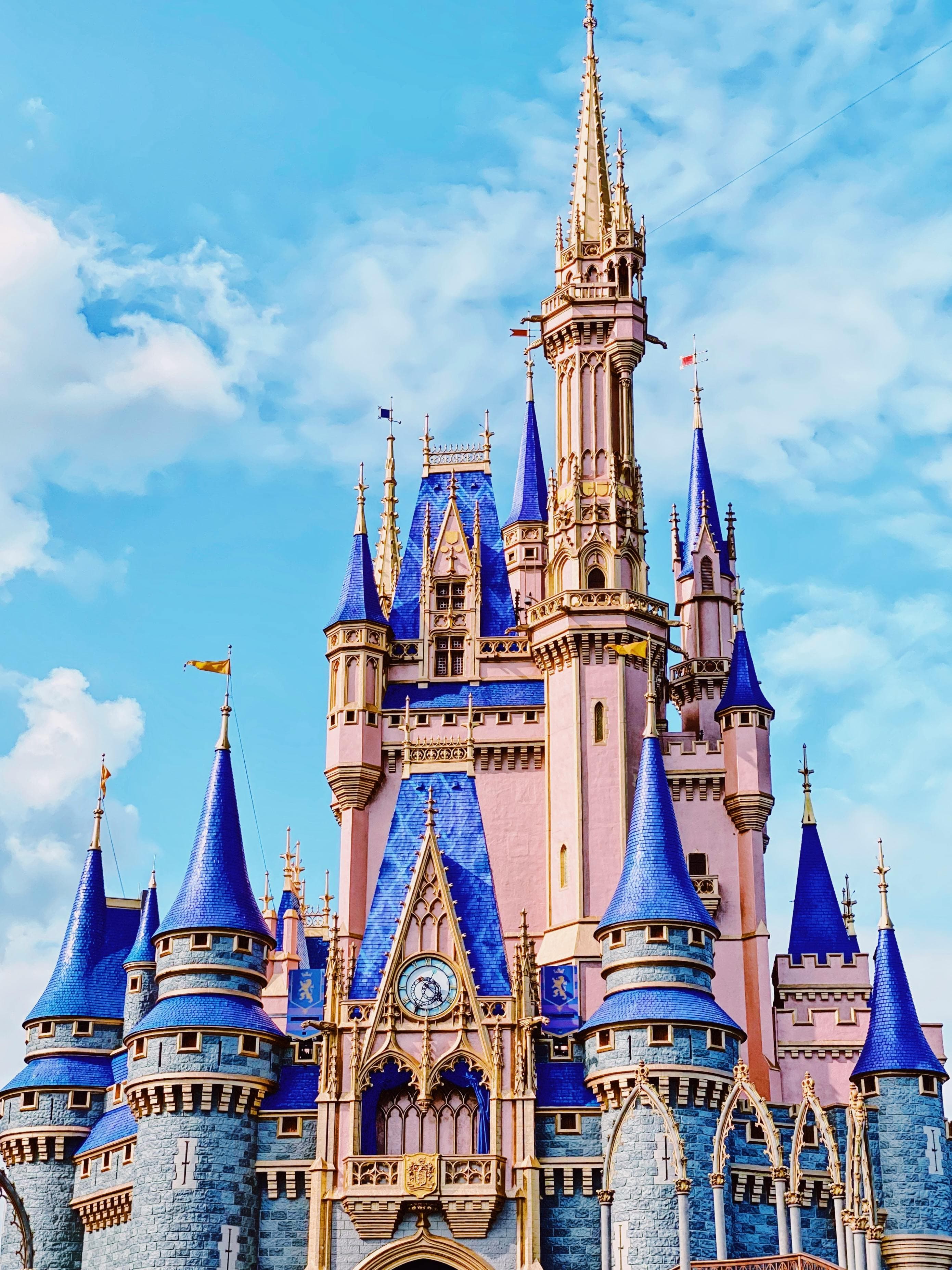 A Weekend Getaway to Walt Disney World curated by Hannah Alvarez