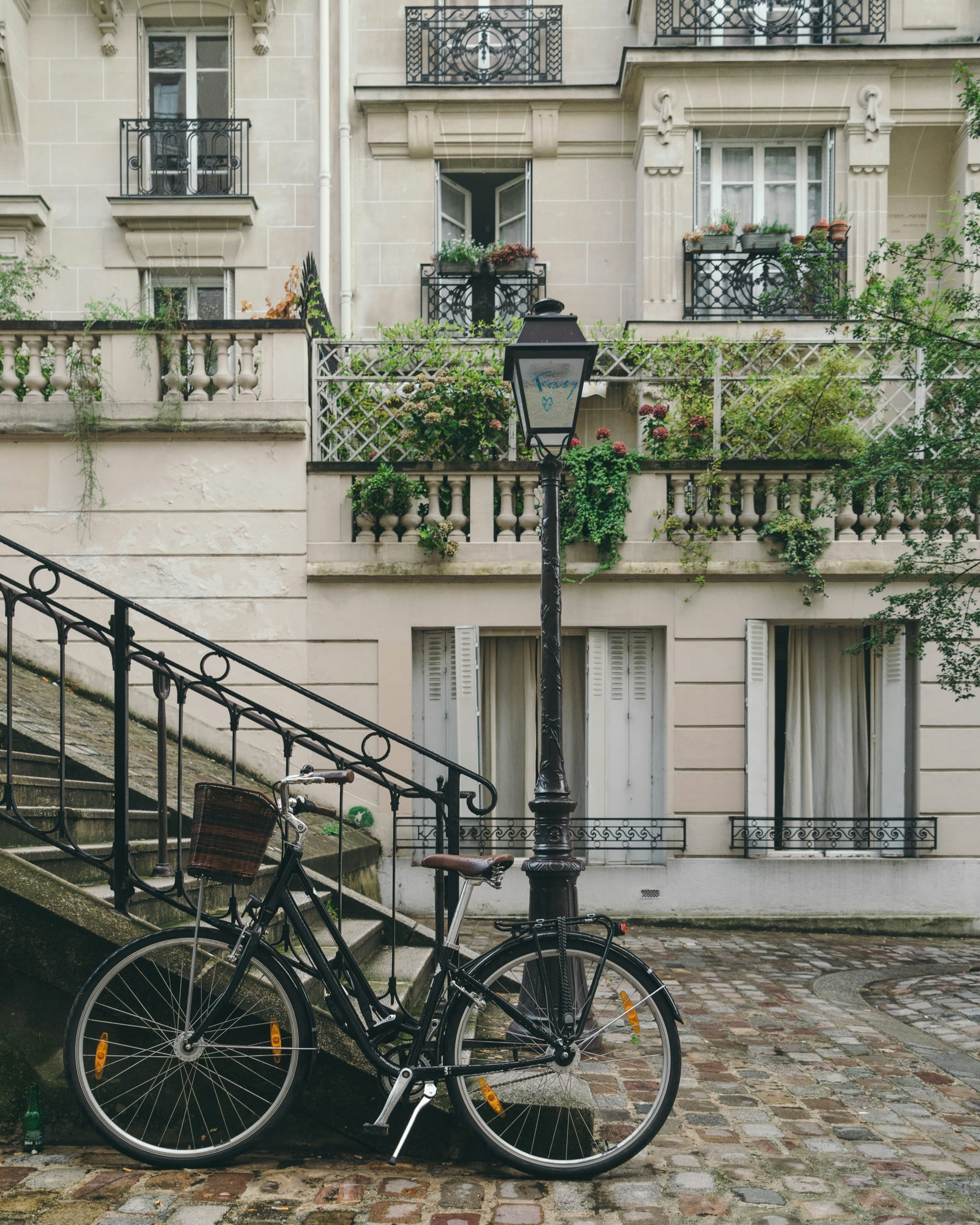 3 Days in Paris: A Couple’s Guide to the City of Light curated by Ryan Romito