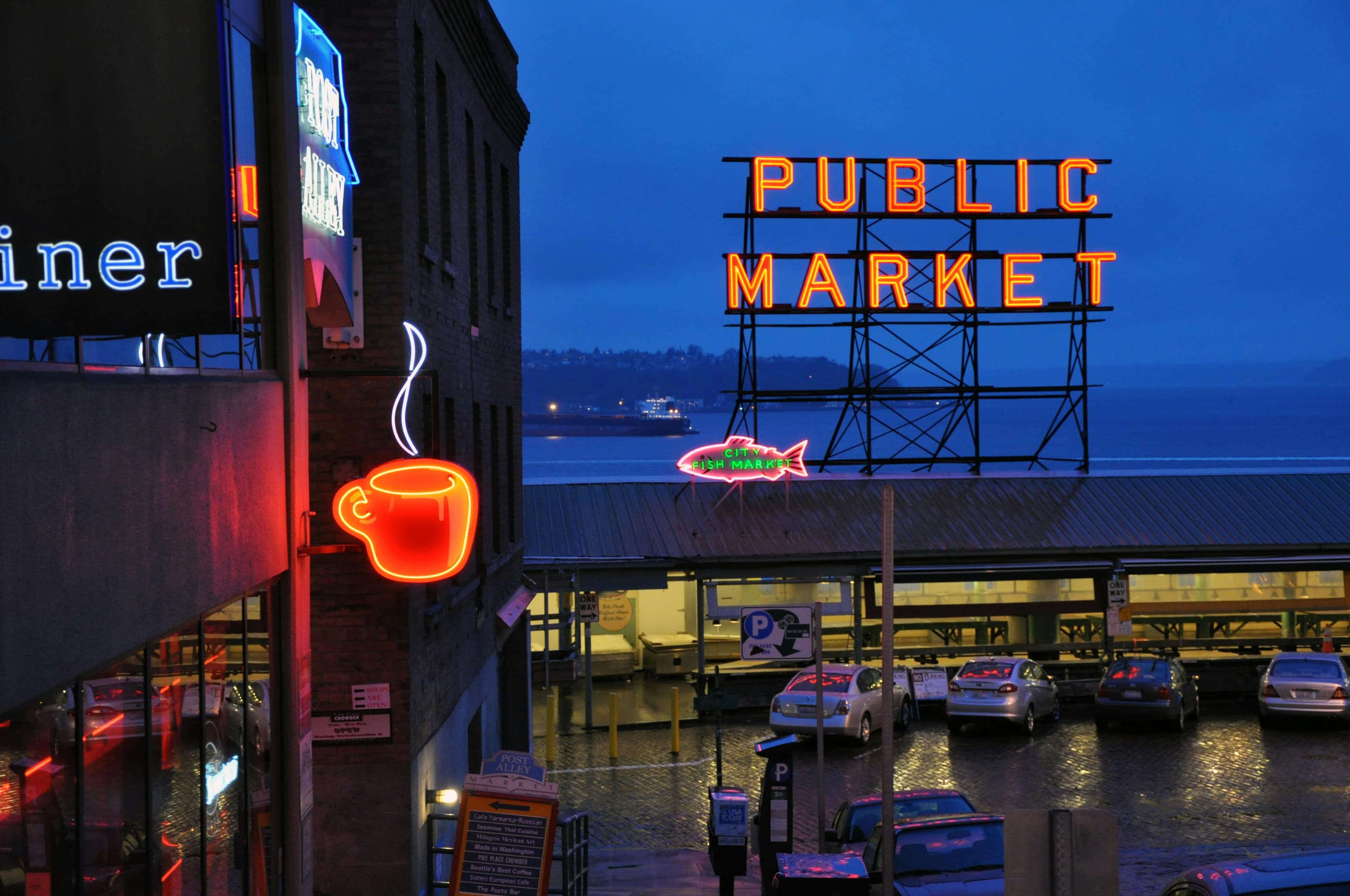 Pike Place Market & Beyond: A Downtown Seattle Guide for Foodies & Culture Lovers curated by Taylor Holland